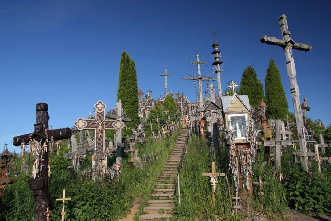 2015-11-the-hill-of-crosses-siauliai-lithuania4
