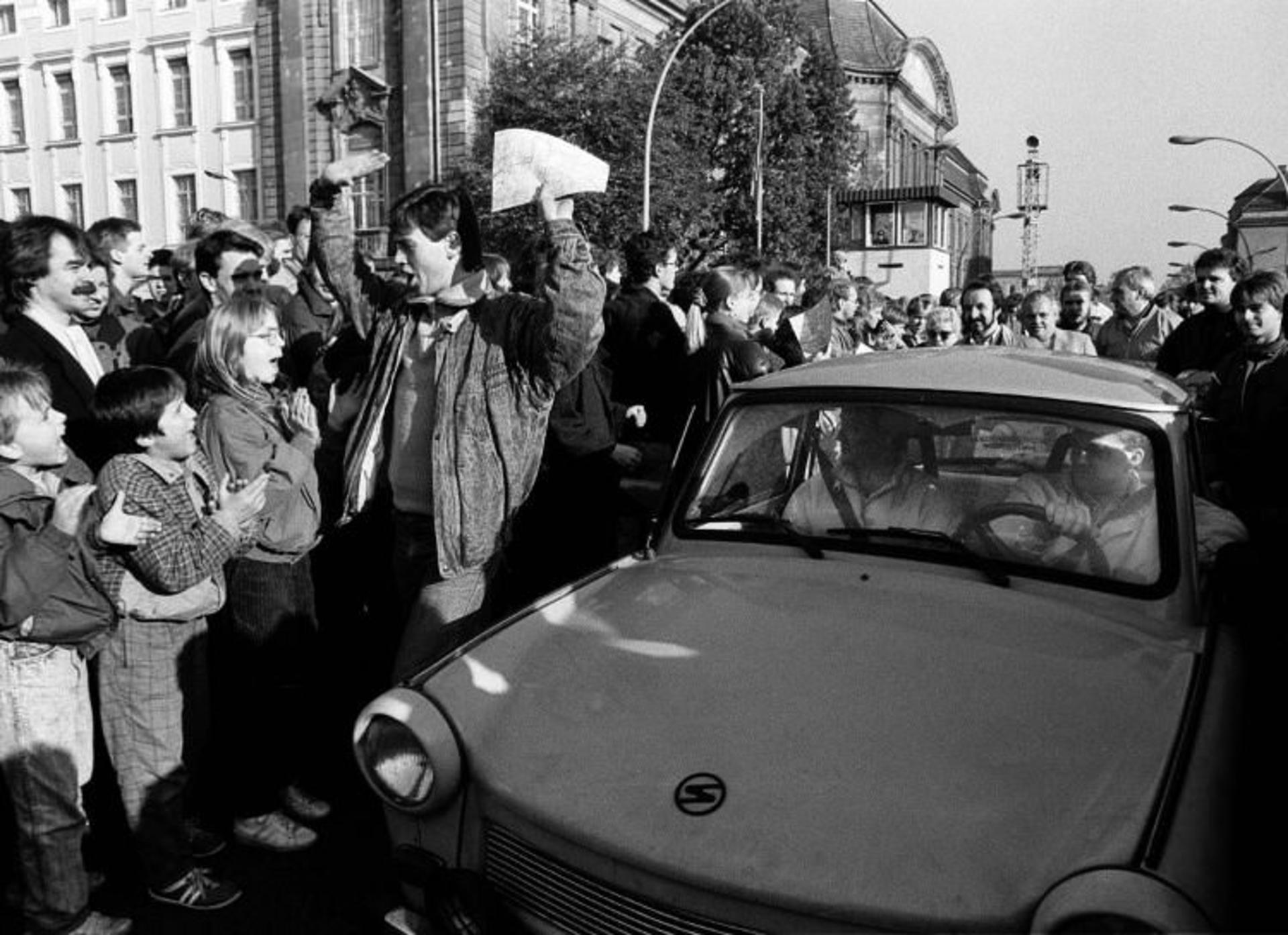 2015-11-there-was-plenty-of-celebration-as-west-berlin-citizens-welcomed-east-germans-as-they-passed-the-border-checkpoint