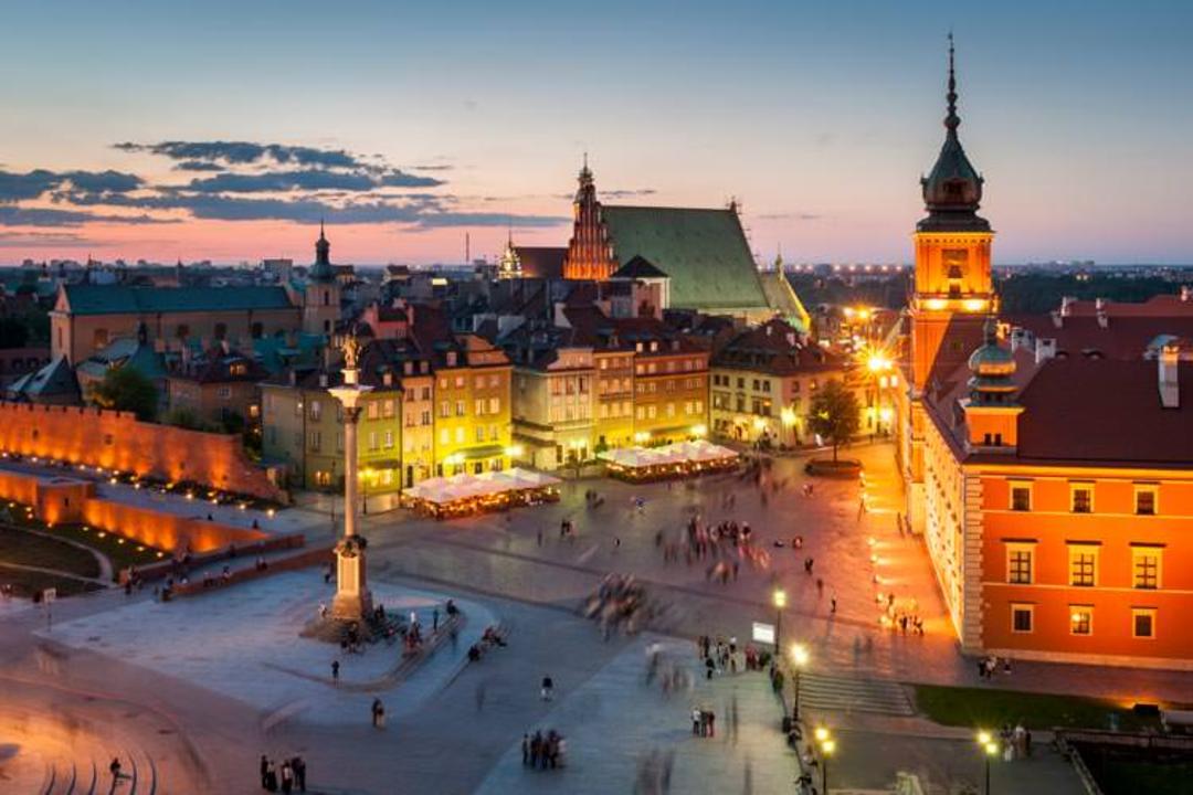 2015-12-023c6f69-ba4e-47c6-983c-d847dff69c10-warsaw-old-town2