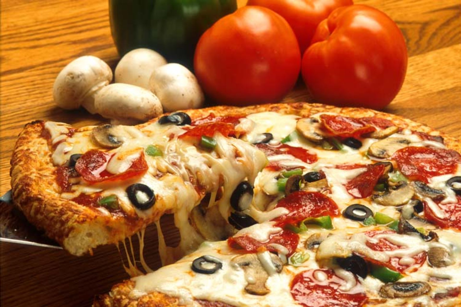 2015-12-0afa80bb-5204-41a3-b723-a93251d67f38-supreme_pizza