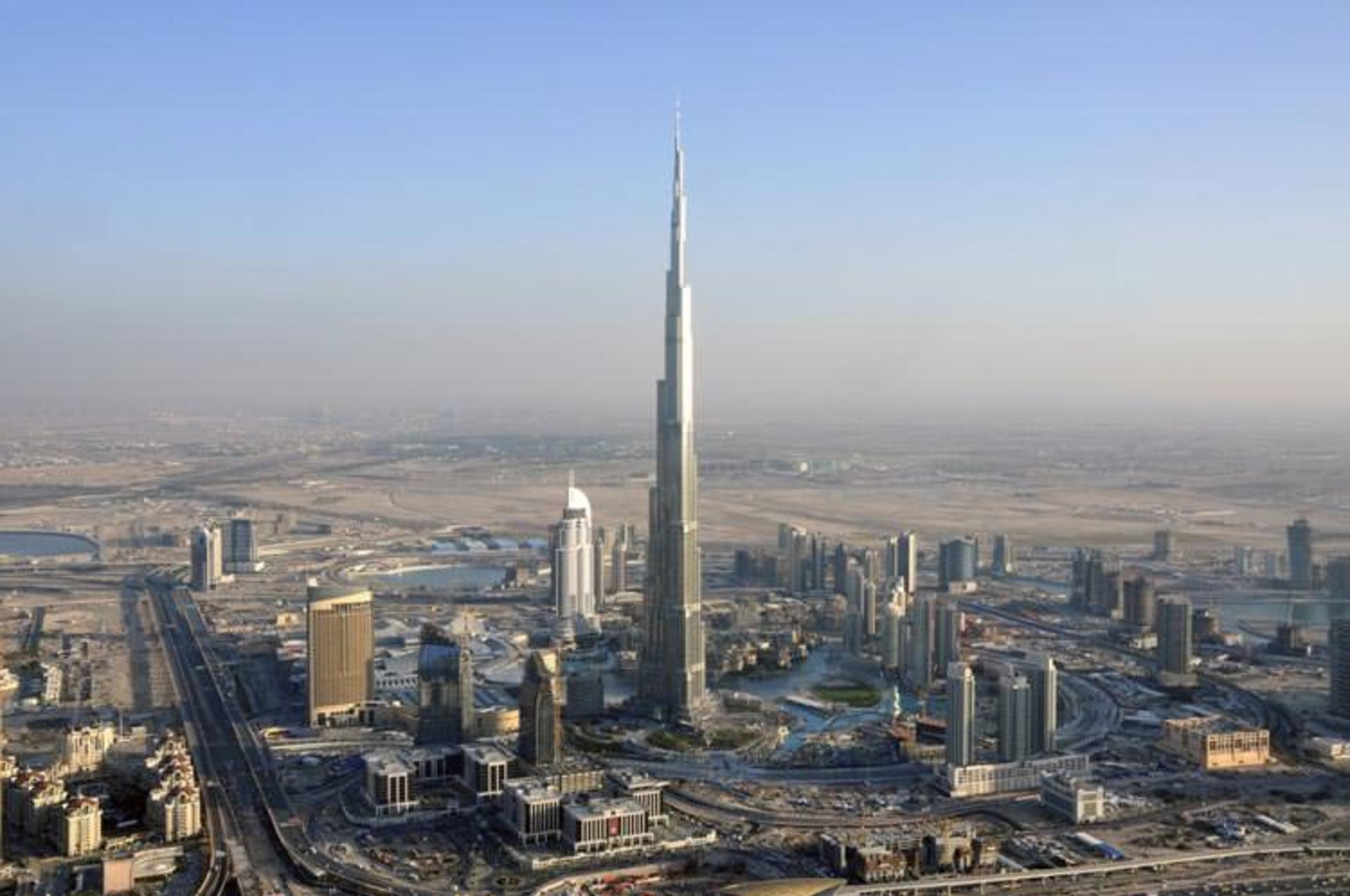 2015-12-1-burj-khalifa-in-dubai-united-arab-emirates
