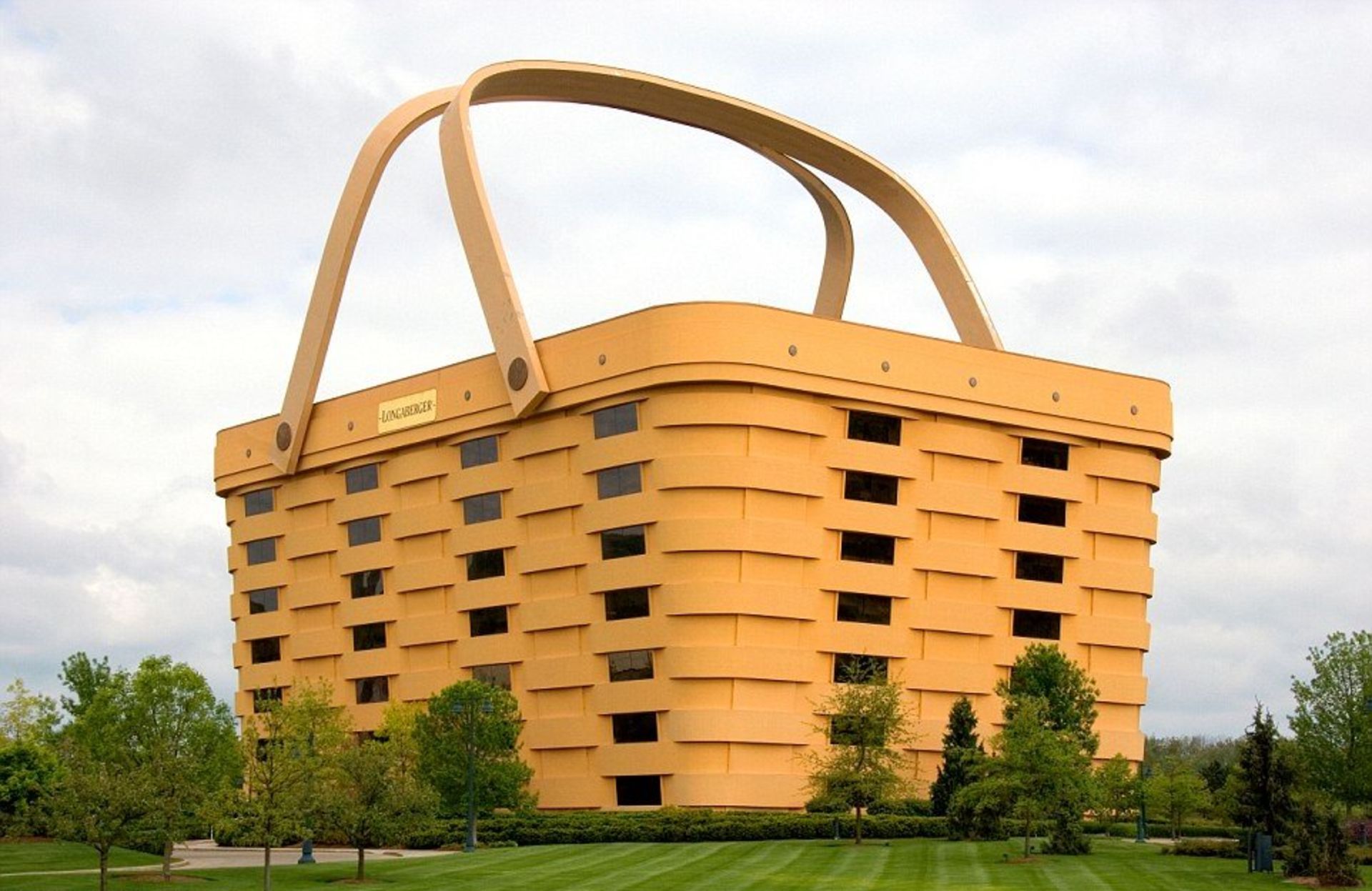 Longaberger Basket Company headquarters, Newark, Ohio