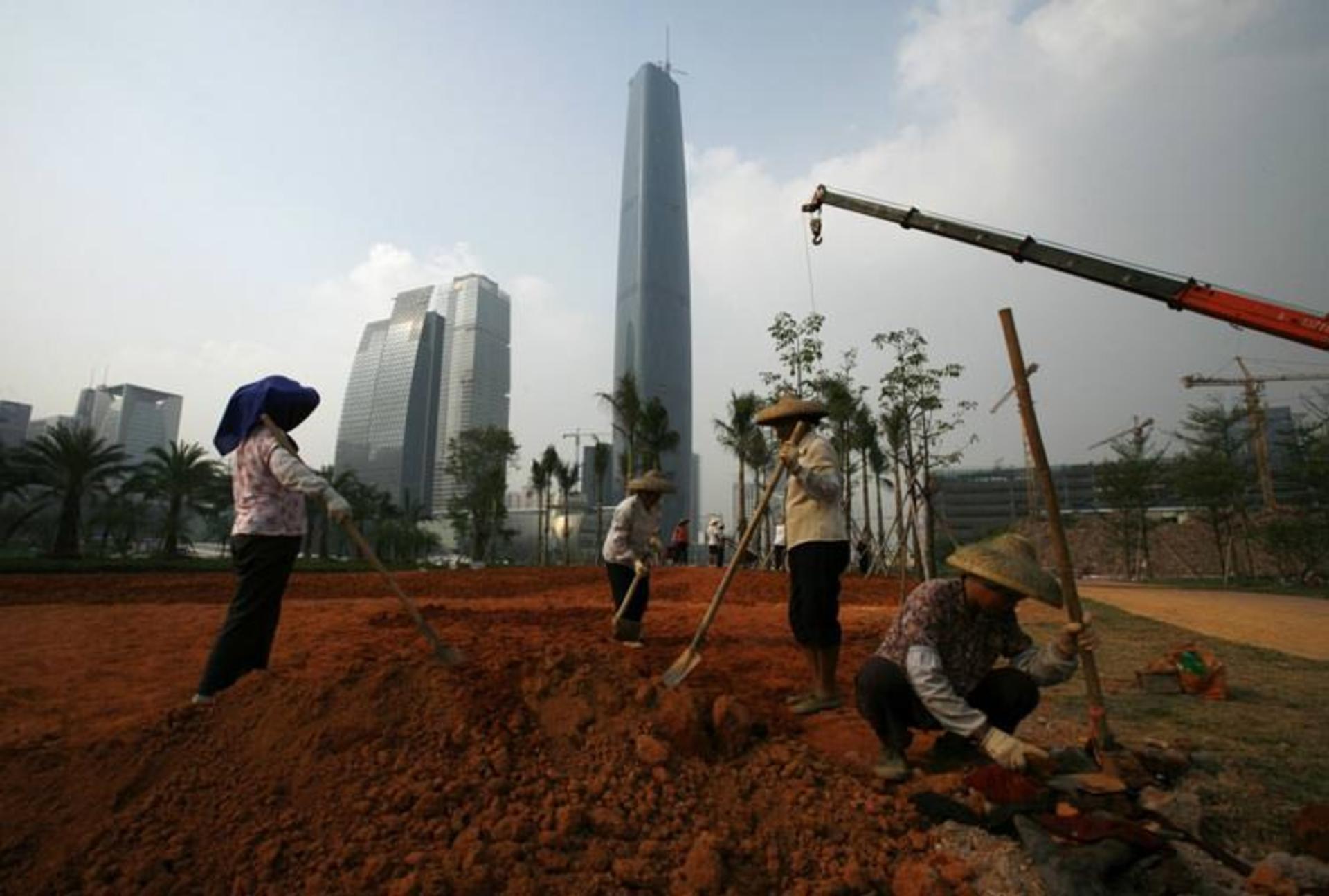 2015-12-12-the-guangzhou-west-tower-or-ghuangzhou-international-finance-center-in-ghuangzhou-china