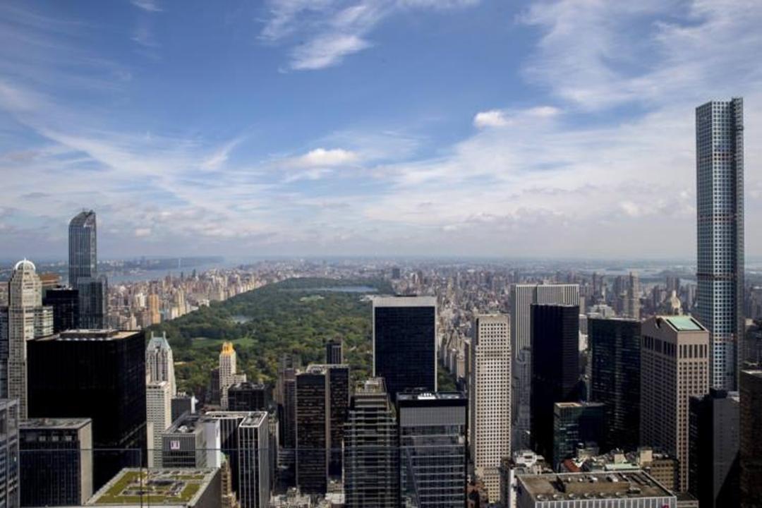 2015-12-15-432-park-avenue-in-new-york-united-states