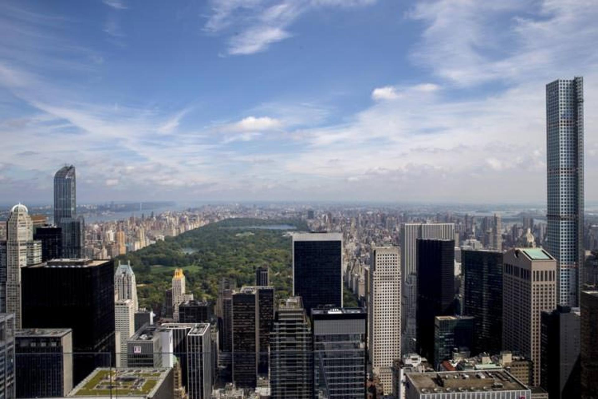 2015-12-15-432-park-avenue-in-new-york-united-states