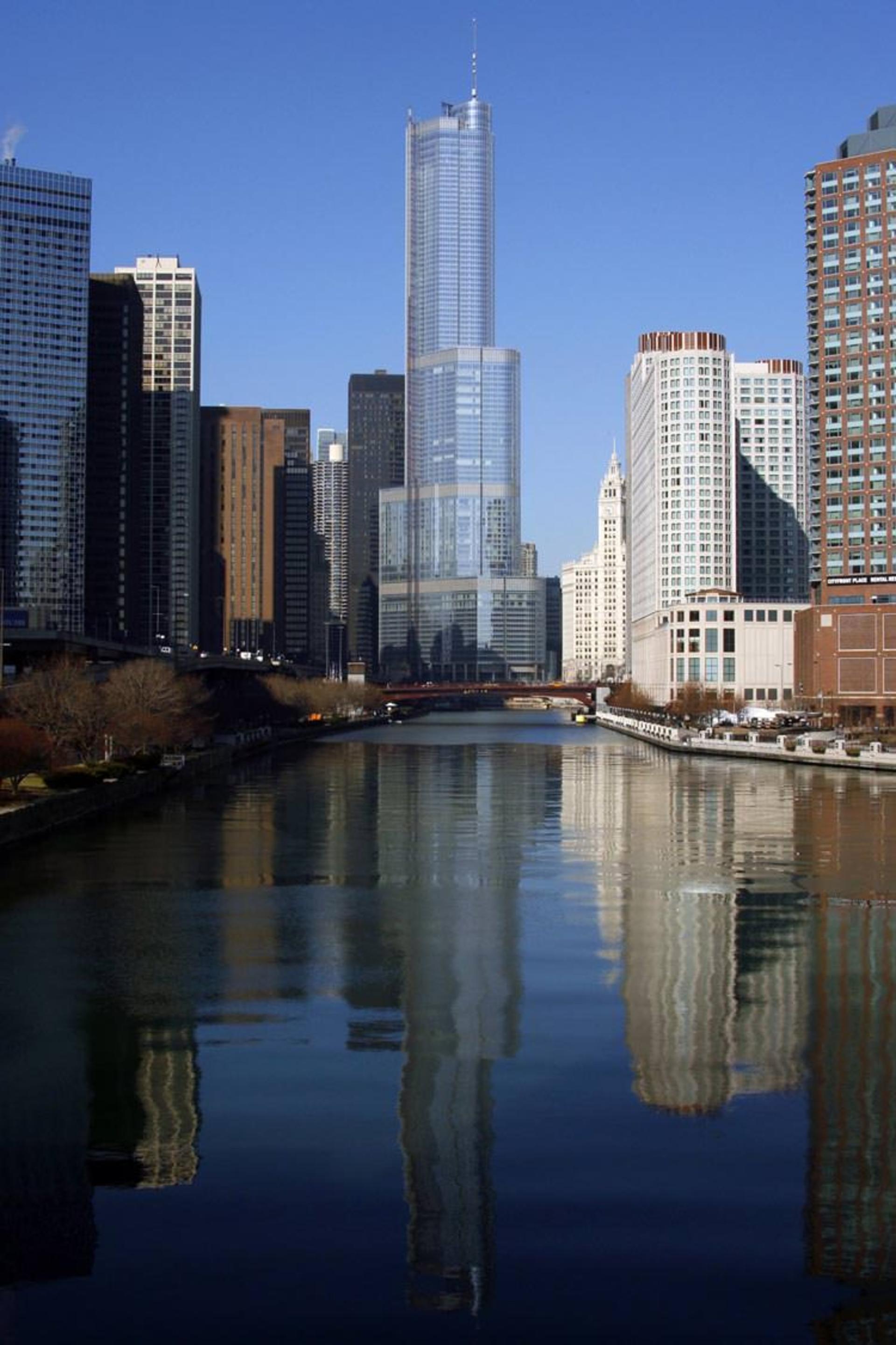 2015-12-16-trump-international-hotel-and-tower-in-chicago-united-states