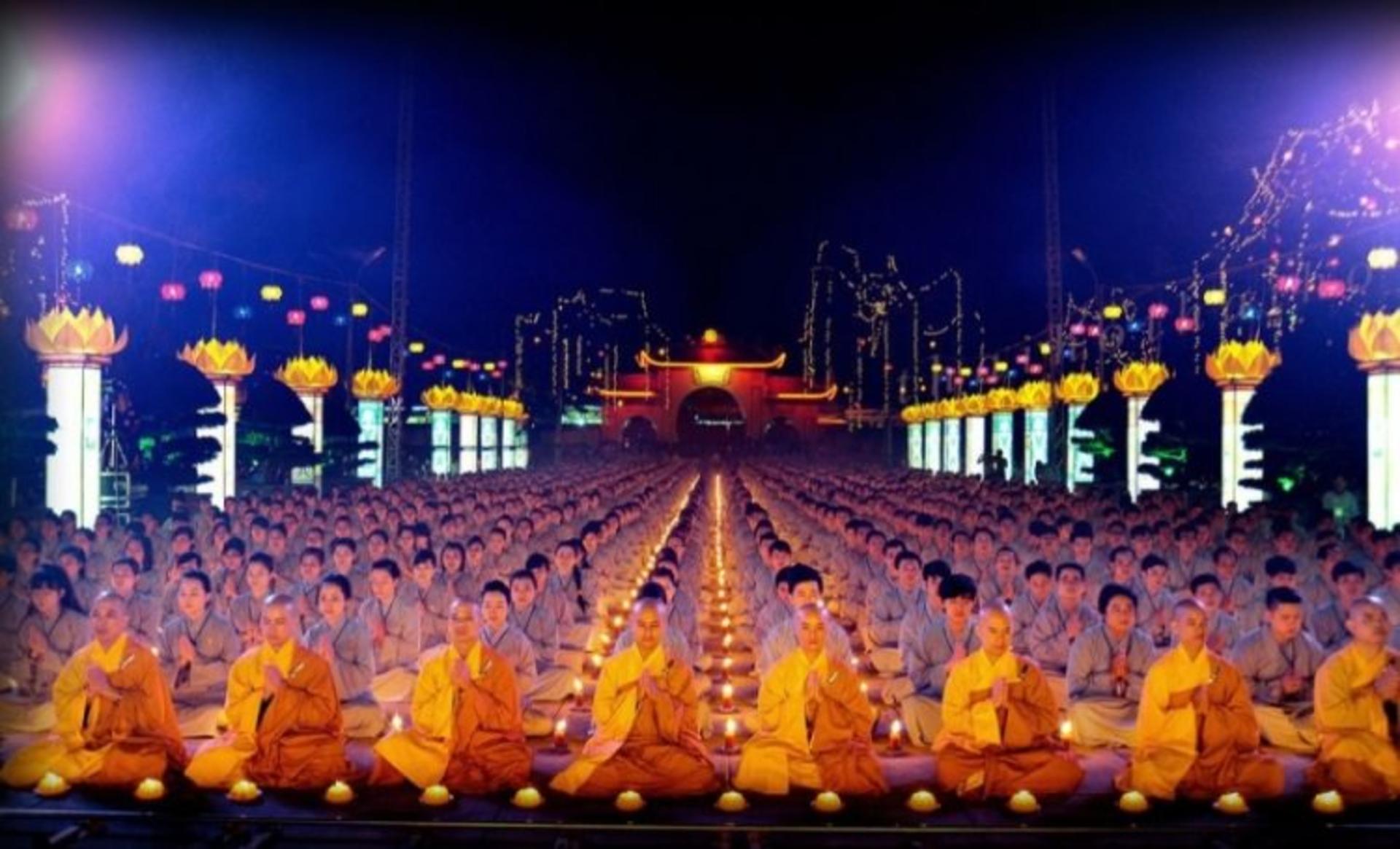 2015-12-206605-1000-144716078813489860-r3l8t8d-950-amitabha