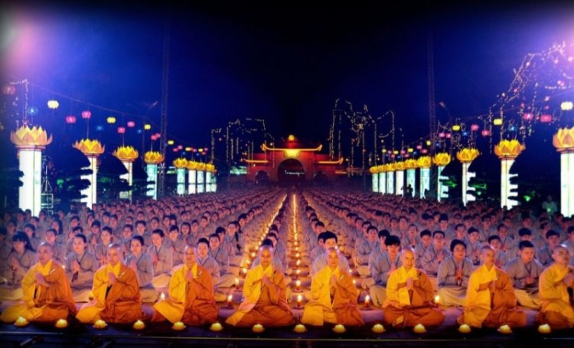 2015-12-206605-1000-144716078813489860-r3l8t8d-950-amitabha
