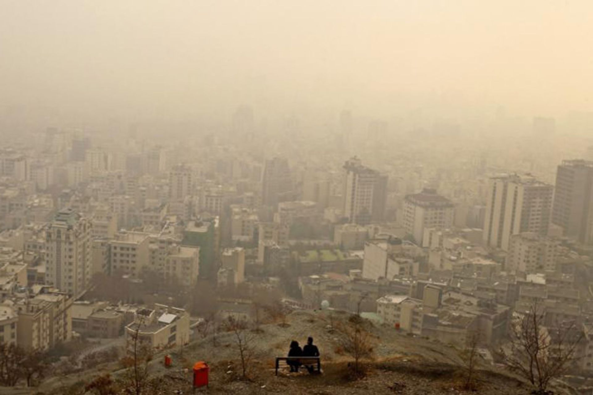 2015-12-3781-3-21-fe0211-iranpollution-11525