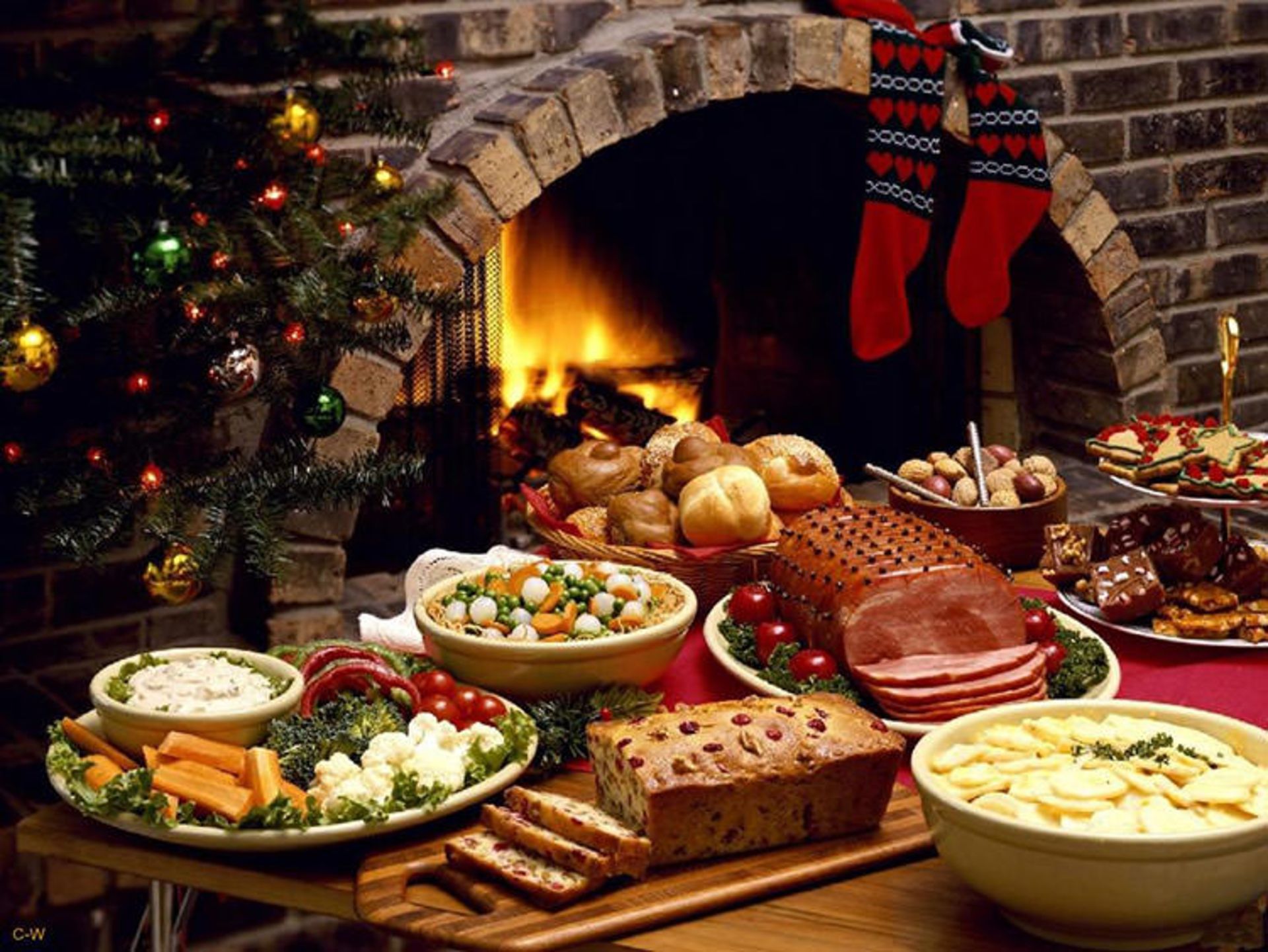 2015-12-3c863c06-78c7-4a98-a26e-c6c9abf2ccf5-christmas-dinner-1