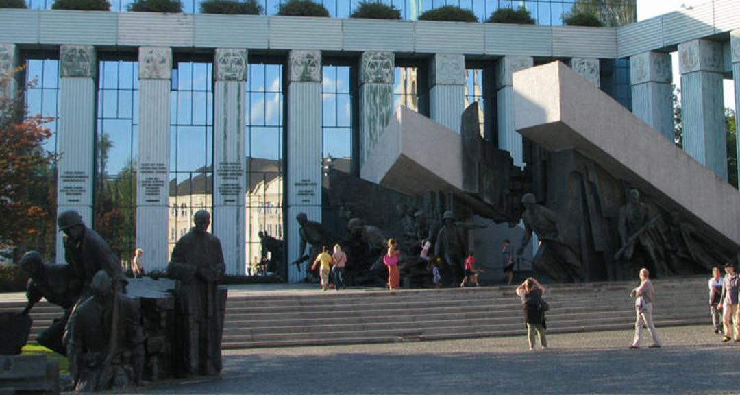 2015-12-50b532db-e8ba-4021-a0b9-d06fbc376496-warsaw-uprising-museum1