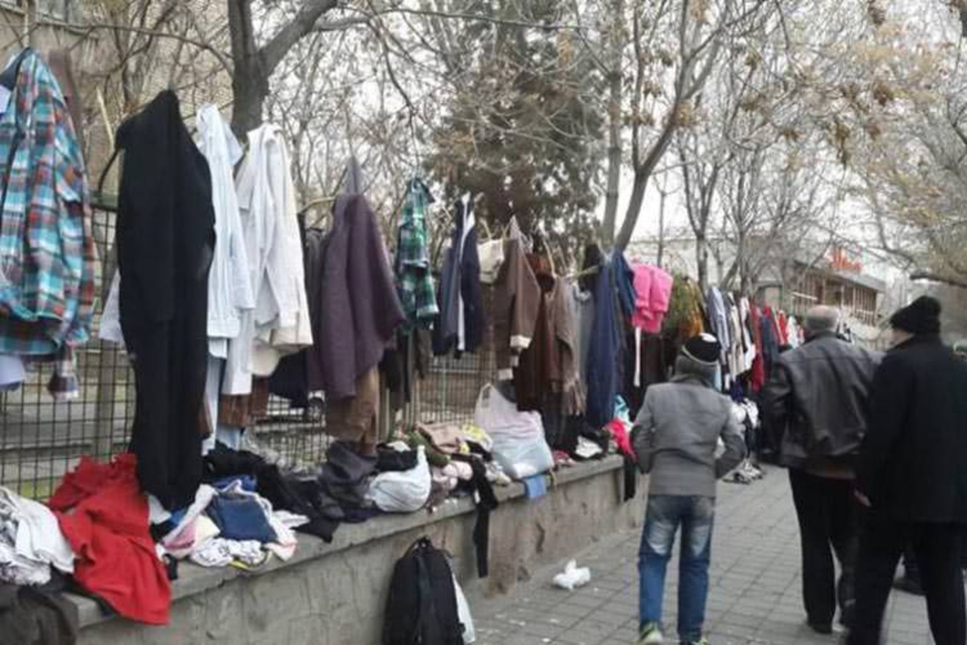 2015-12-633e207c-802e-4a48-b416-a4512e03aa3e-tabriz-wall-of-kindness
