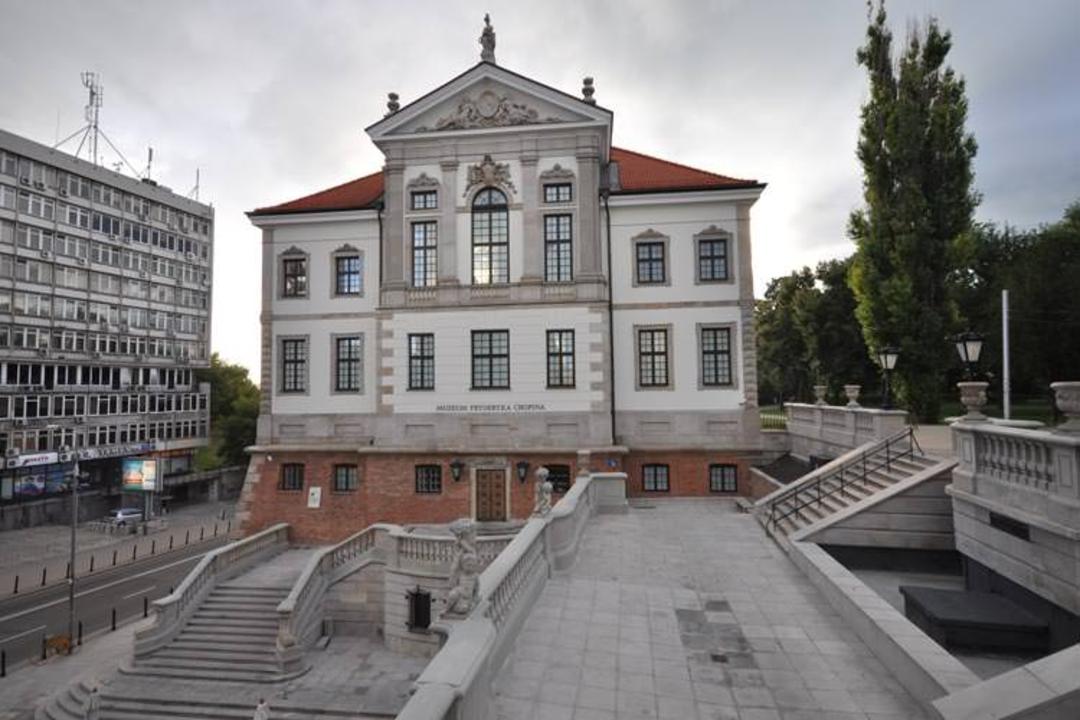 2015-12-71ab9153-82a7-4e82-b14b-582b43ec3fb5-frederick-chopin-museum1