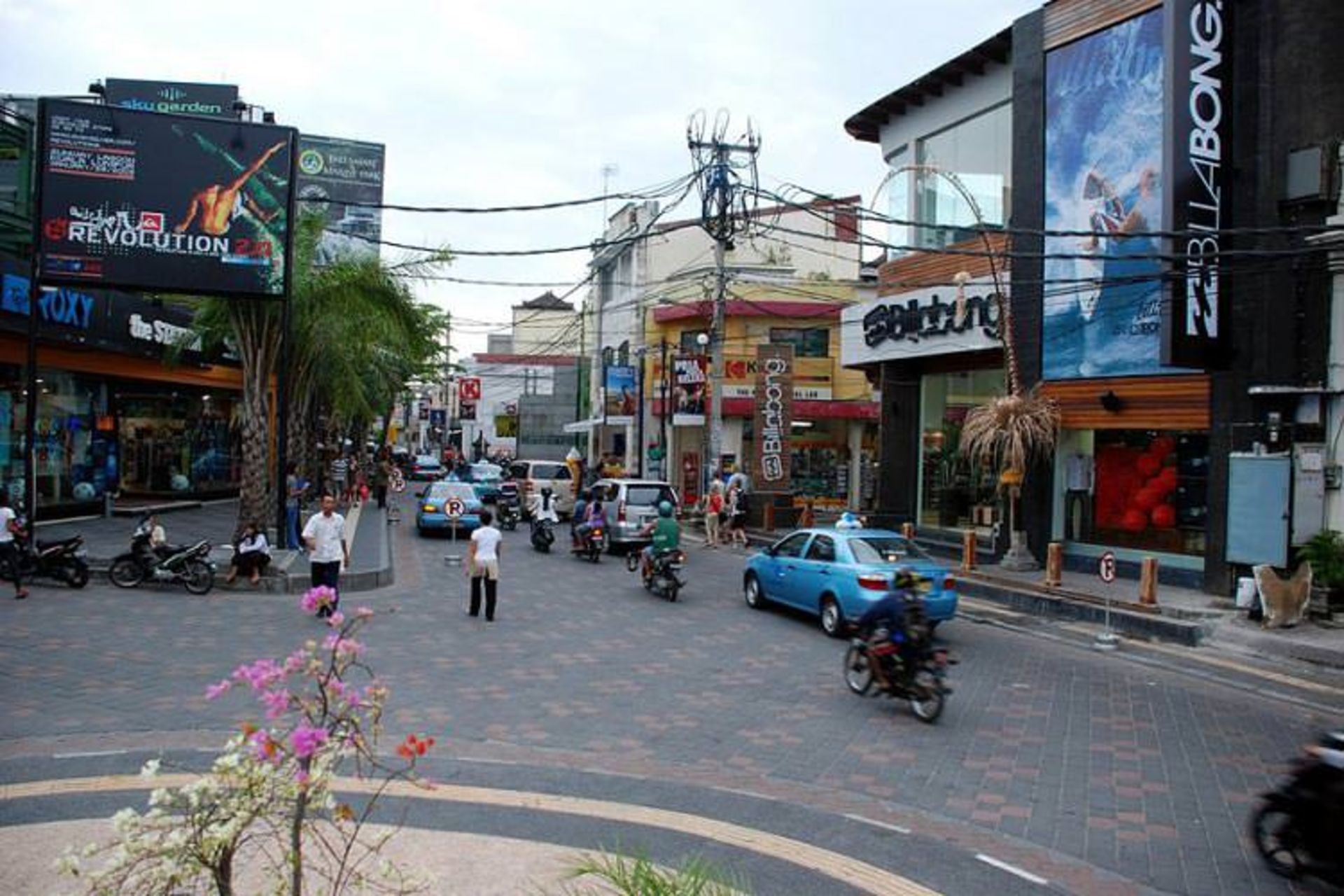 2015-12-731d60d8-92a1-4109-9a9e-3e61a4f3e4c6-kuta_legian_bali