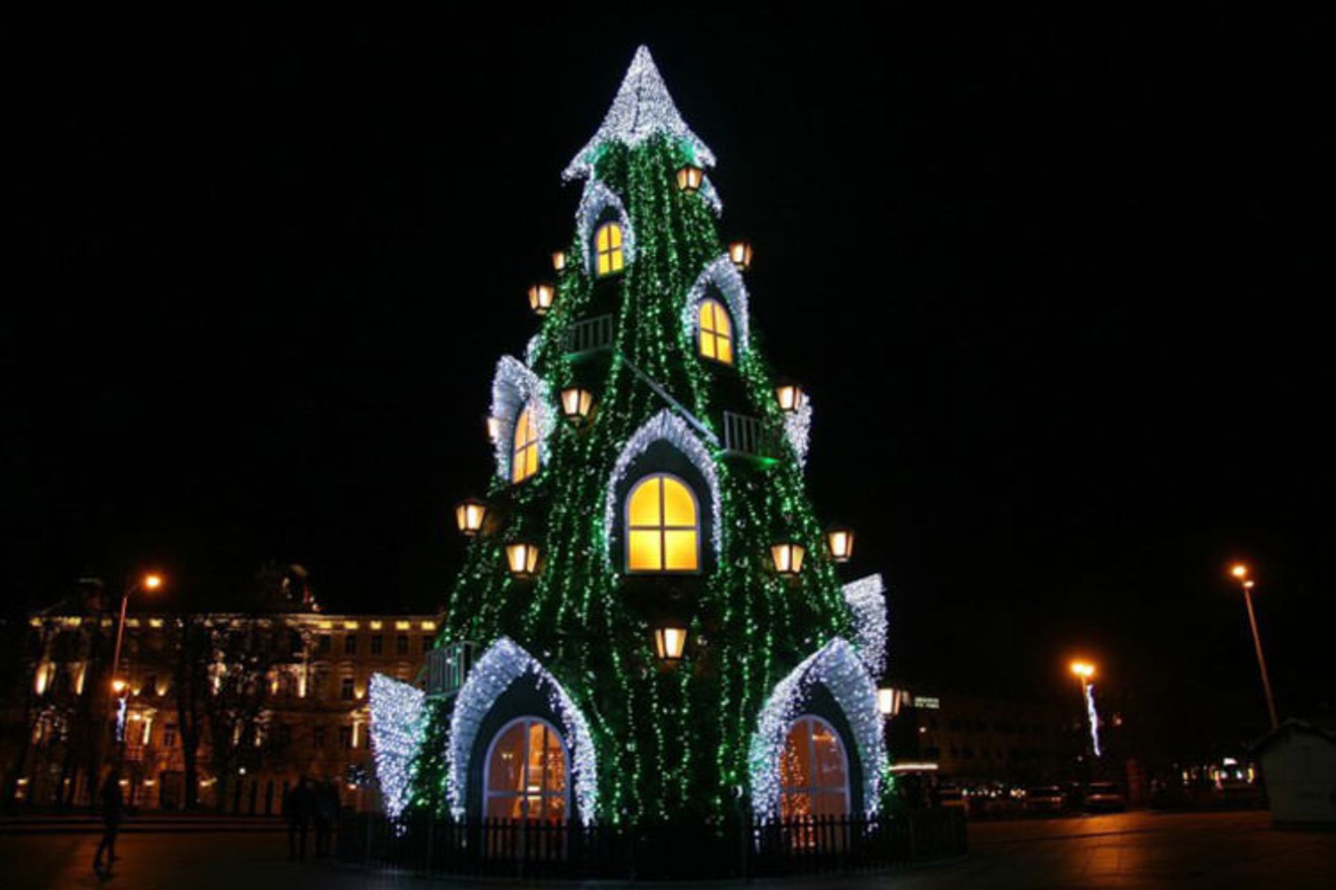 2015-12-75eef1f4-e0c0-4e74-be83-ab42d499cf21-vilnius-740x493