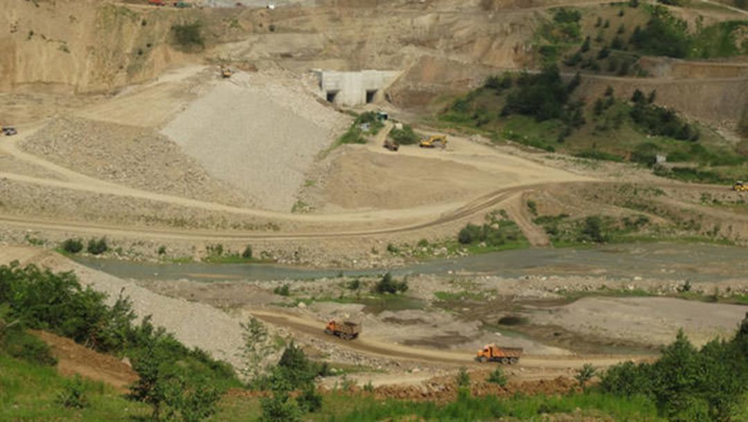 2015-12-8cdda6e4-cb6f-4e32-b39d-55e84ef334cb-gilan-dam