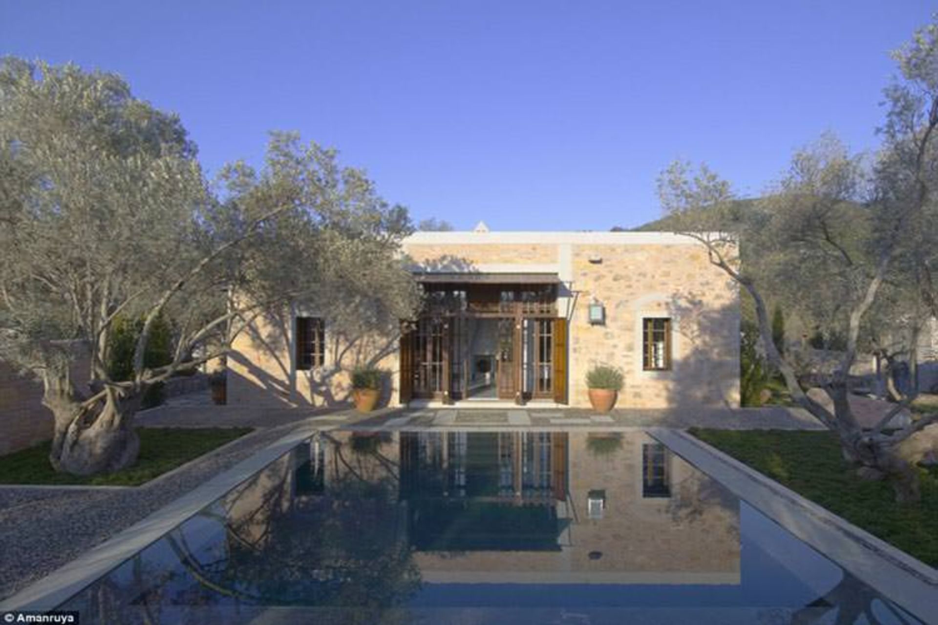 2015-12-8f4ee74d-e836-449b-87eb-8fec8224181e-2f3fd04600000578-3350759-image-a-10_1449842453524