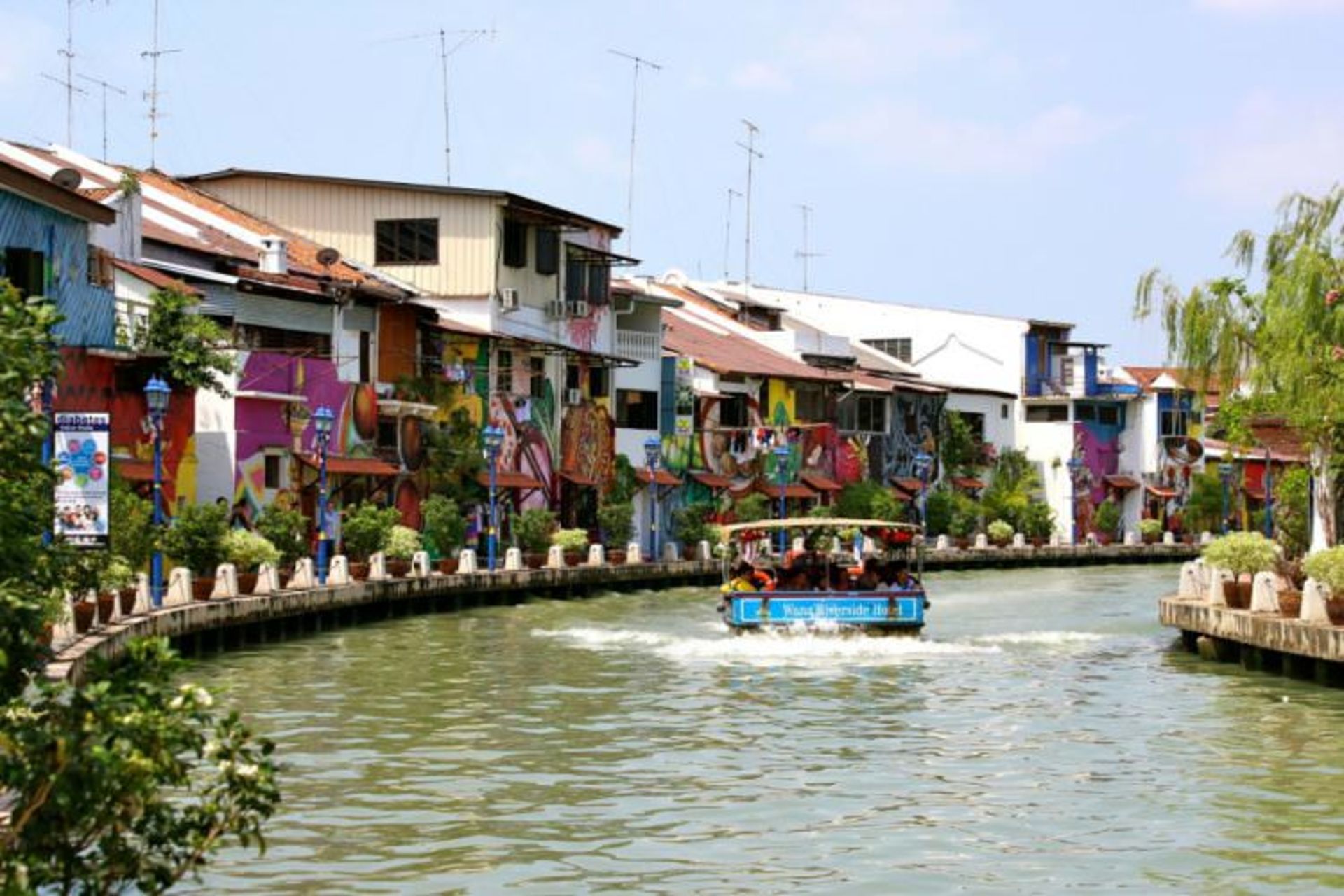2015-12-9451ea7b-37ec-4d0f-b062-534b3f4f18ad-melaka2