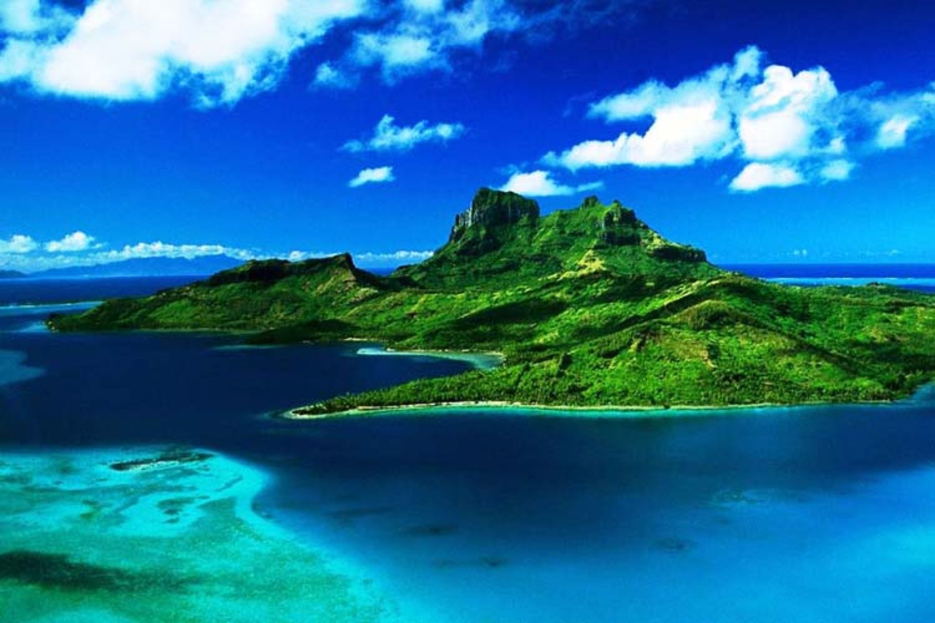 2015-12-a5965157-adeb-49d9-b12b-862d43b82994-bora-bora-in-french-polynesia
