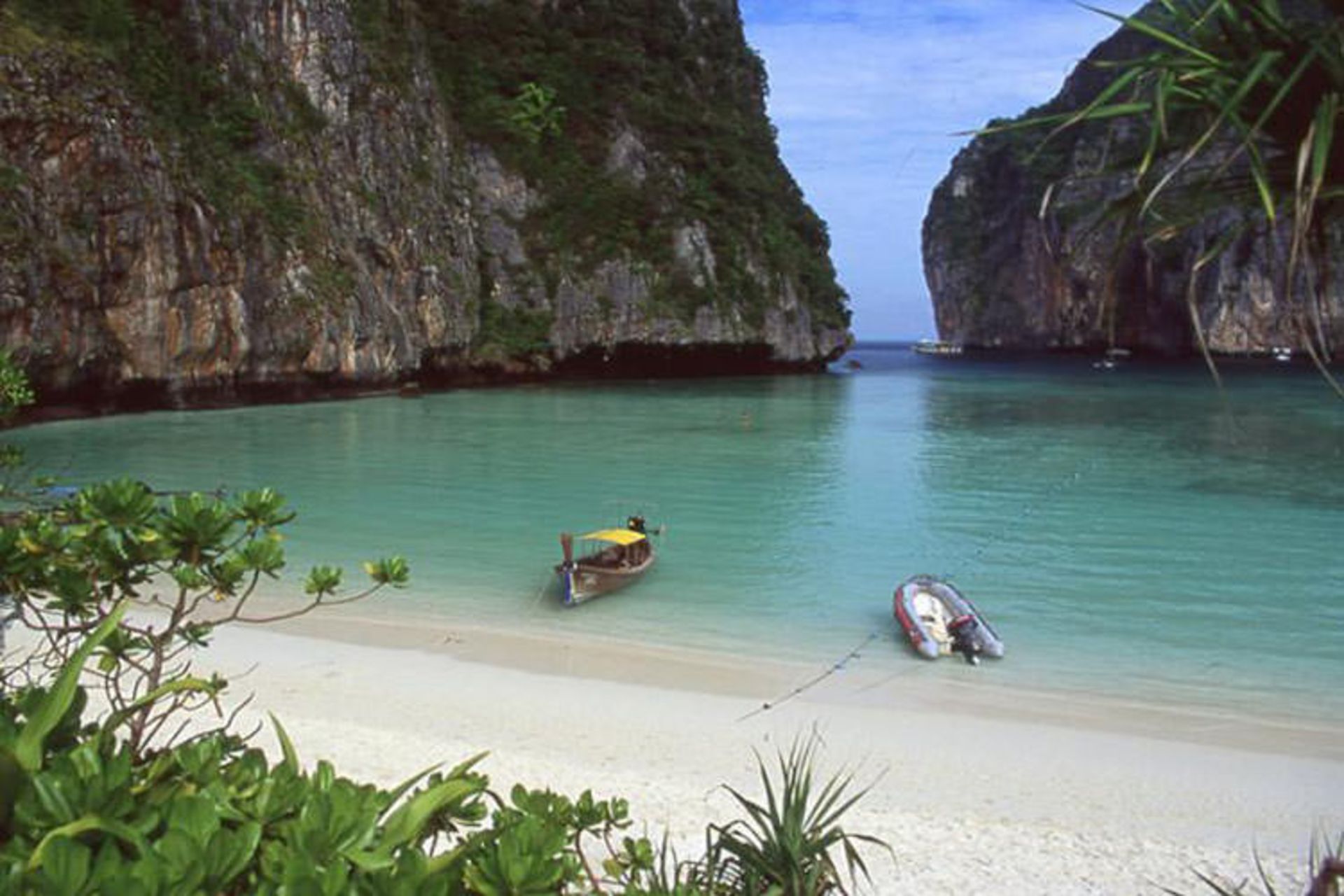 2015-12-ad363bec-225f-4701-bfed-edf980815f89-thailand_phuket-overviewbb