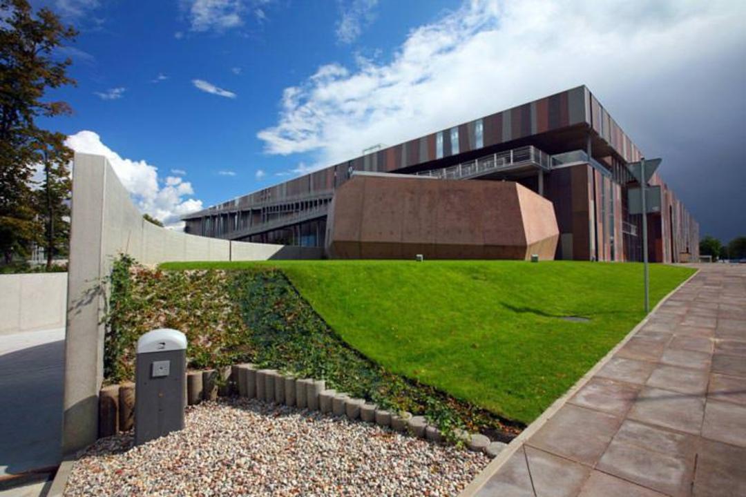 2015-12-b083159c-5caf-44ee-989b-9b97c1368b12-copernicus-science-centre2