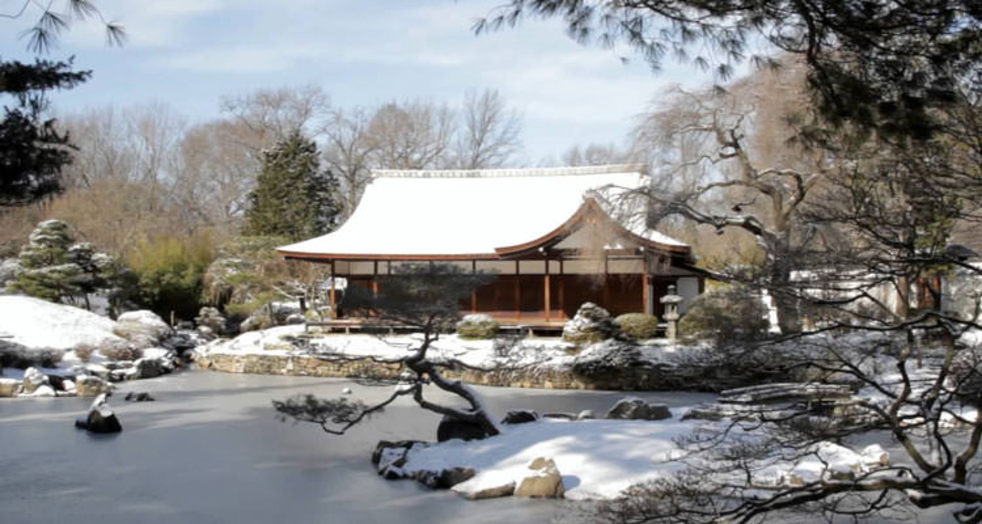 2015-12-c49f1a5e-479e-4325-afbd-498bb446e74b-shofuso--japanese--house--and--garden-west--fairmount--park-philadelphia--usa-3