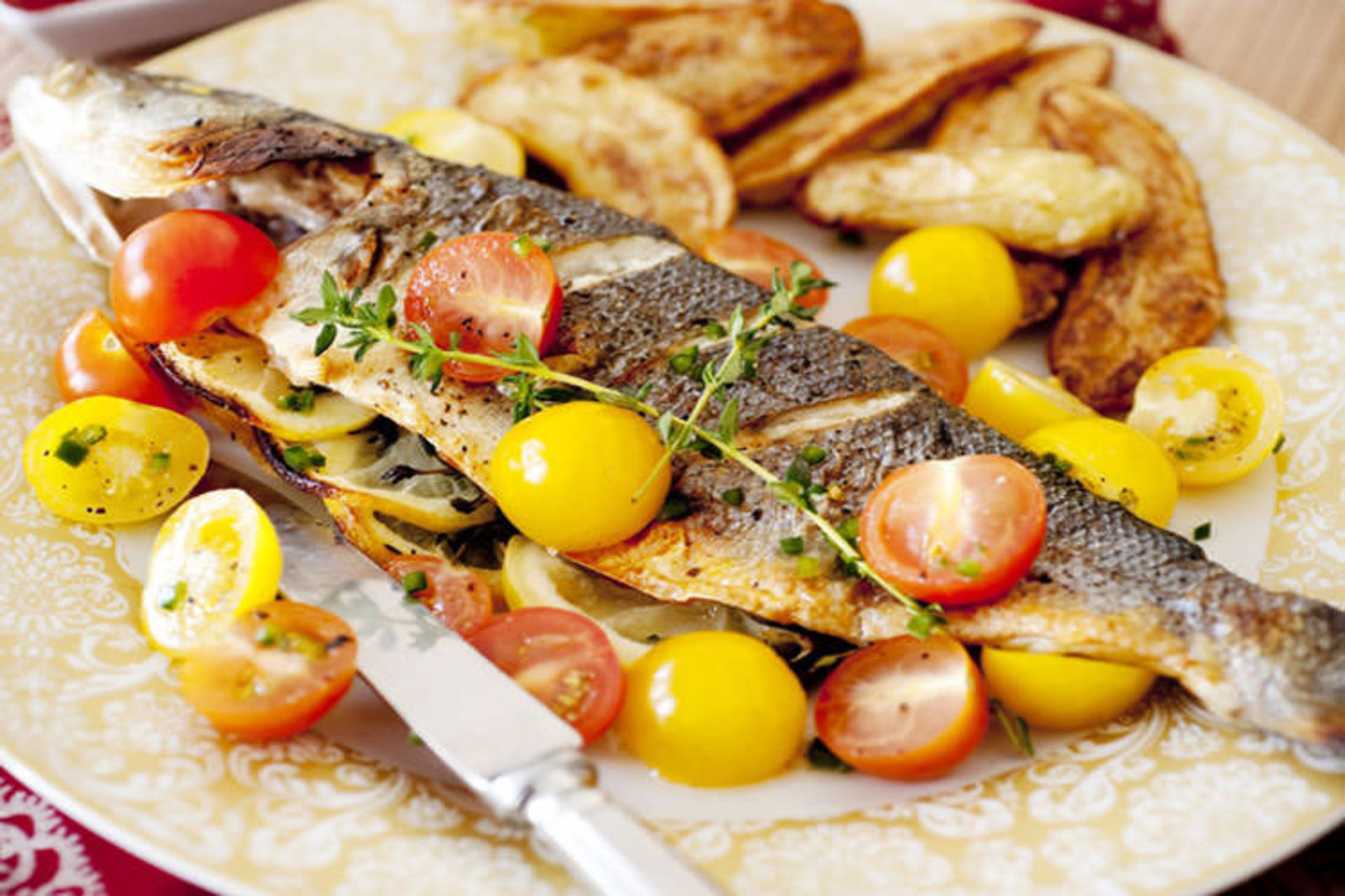 2015-12-dc6f2d4c-e2d8-4cd6-b81a-de0a9777d138-ccmin105_stuffed-whole-fish-greek-style_s4x3_lg