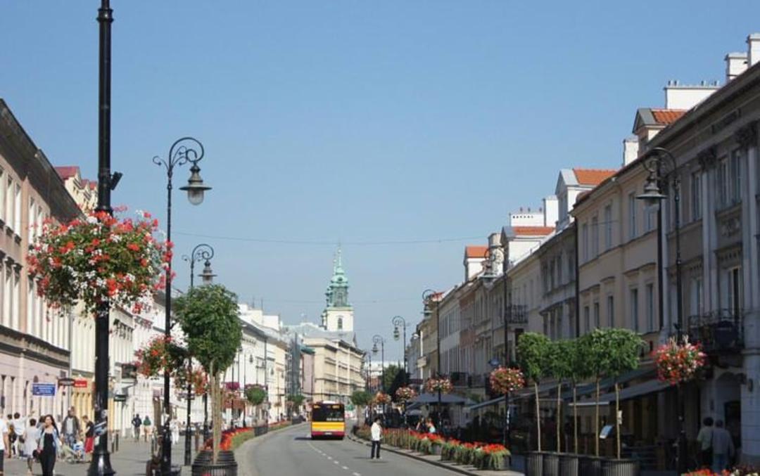 2015-12-de481b00-1b5c-4ddb-8320-c96f92b09960-nowy-swiat-street