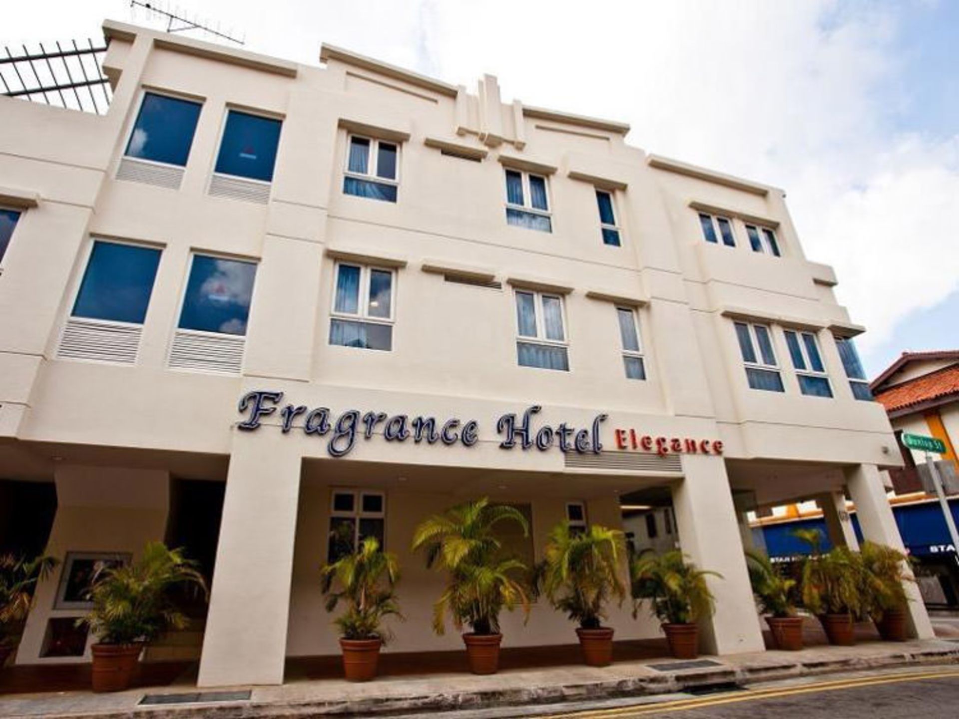 هتل Fragrance – Elegance