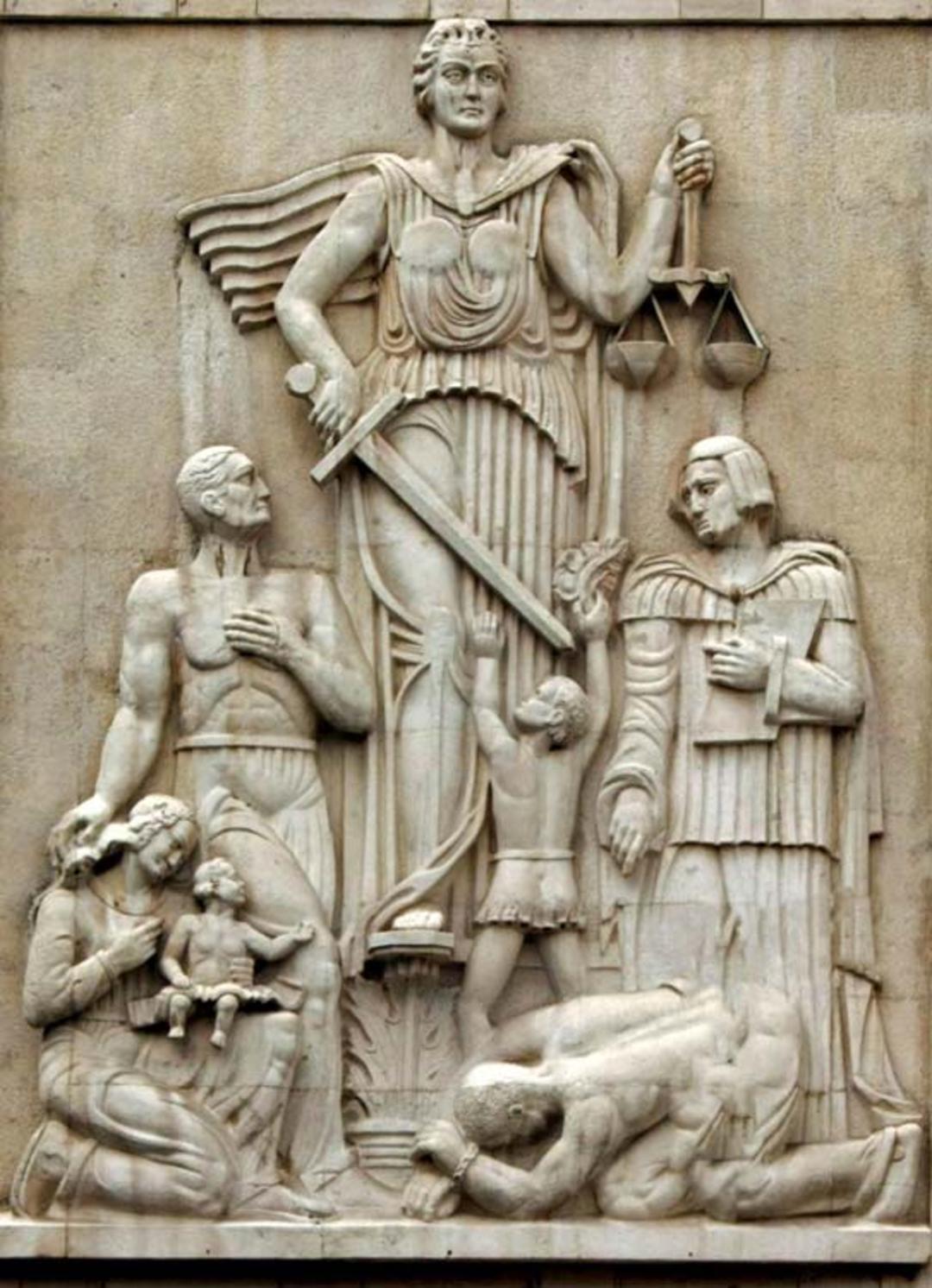 2015-12-justice_statue_iranaaa