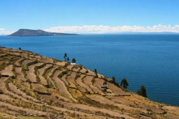 2015-12-lake-titicaca-ruins-3