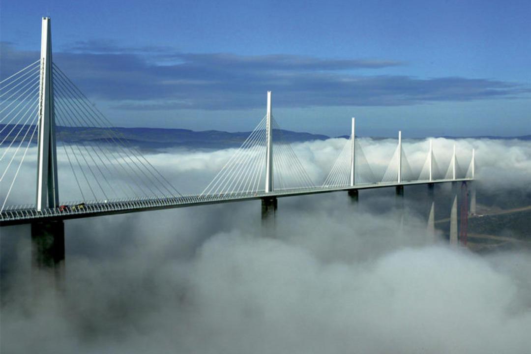 2015-12-millau-viaduct-bridge-1