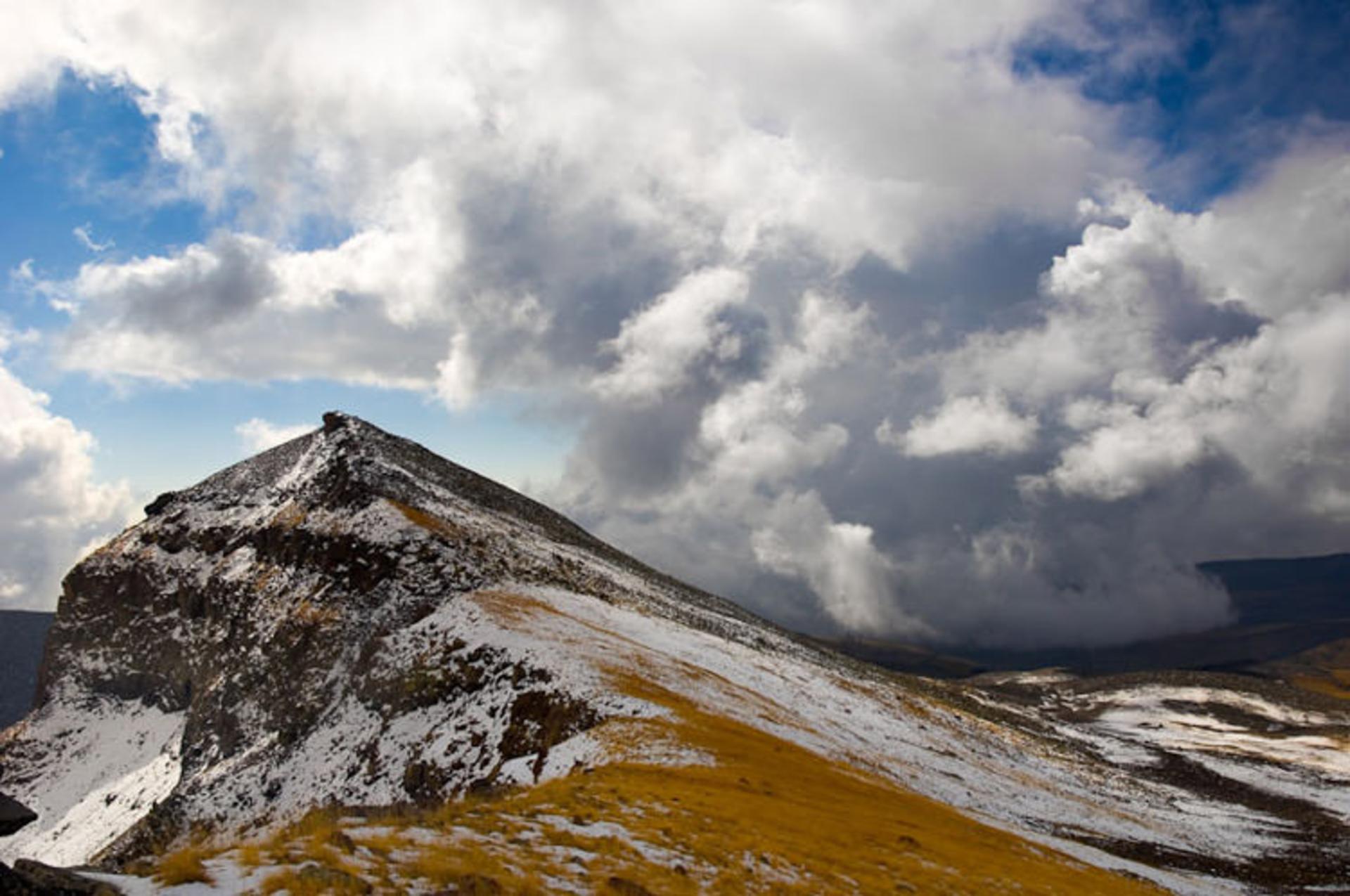 کوه Aragats در ارمنستان