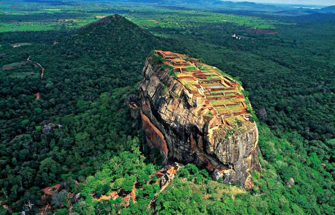 کوه Sigiriya در سری‌لانکا