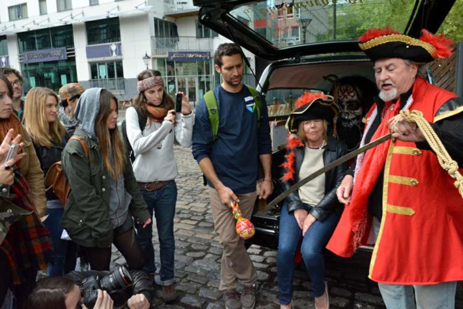استفاده از تورهای Pirate Walks