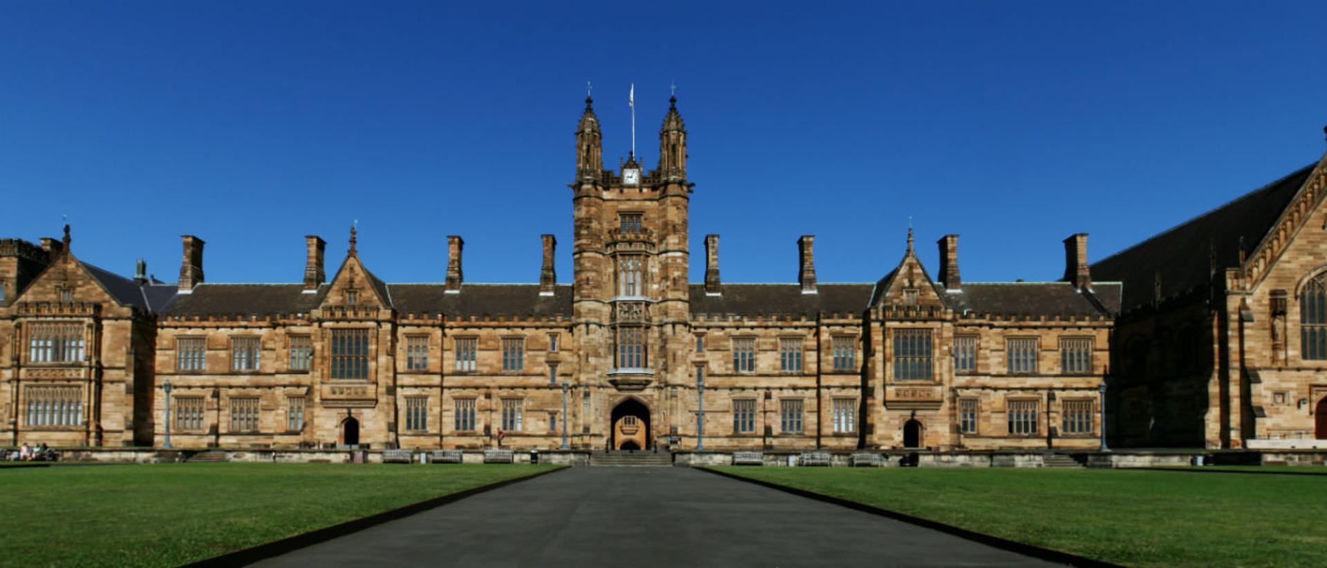 2015-12-sydneyuniversity_mainbuilding_panorama255