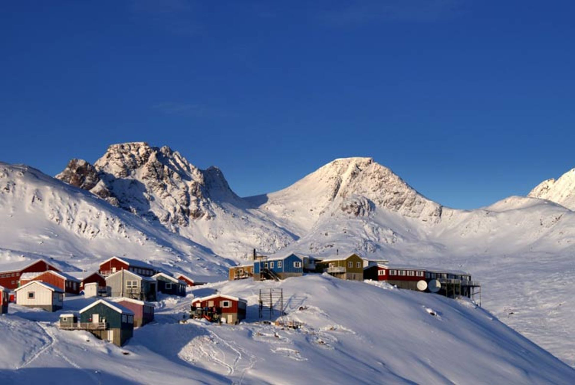 2015-12-tasiilaq-greenland-1
