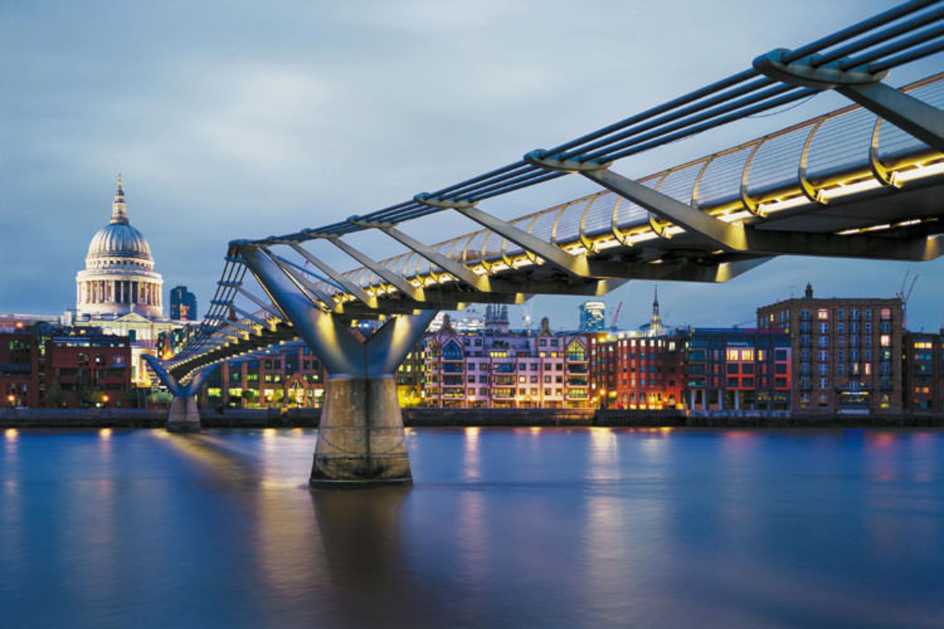 2015-12-the-millennium-bridge-1