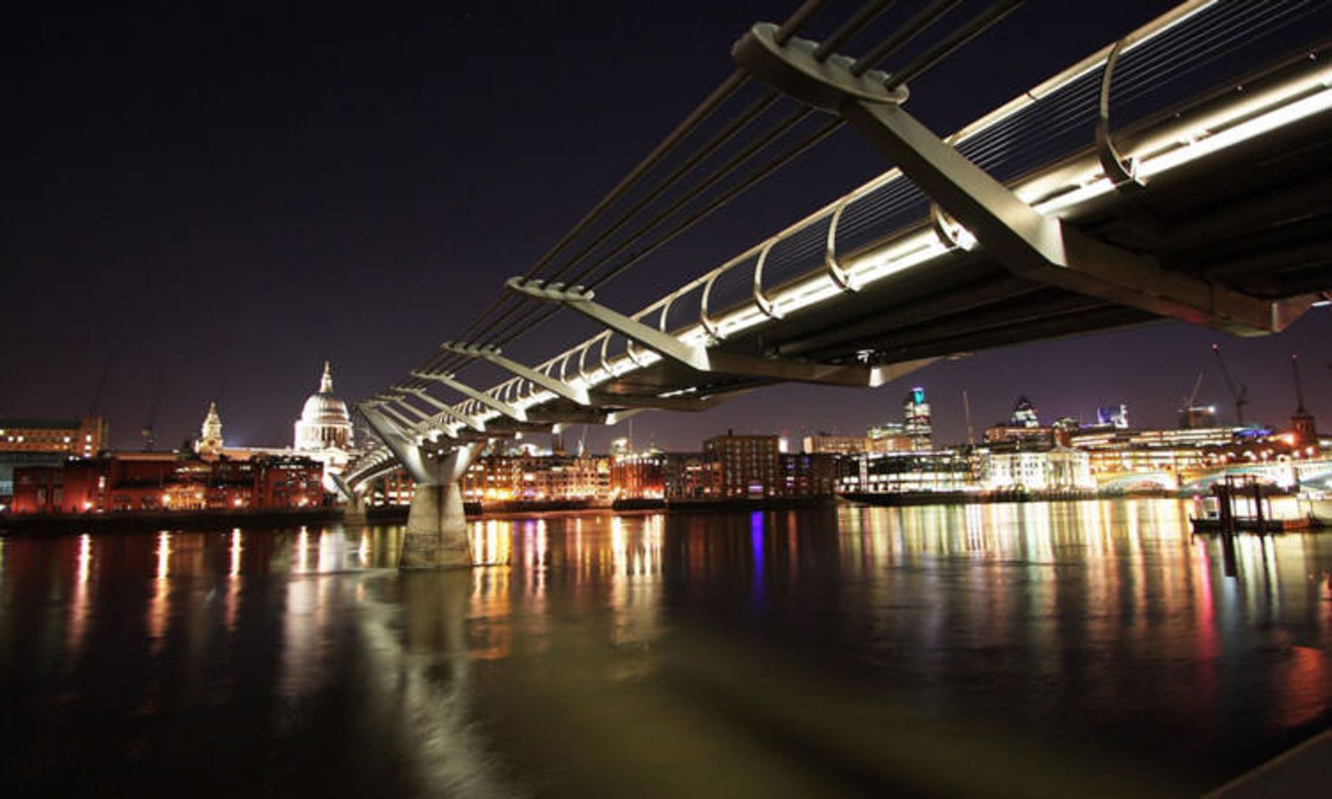 2015-12-the-millennium-bridge3-1