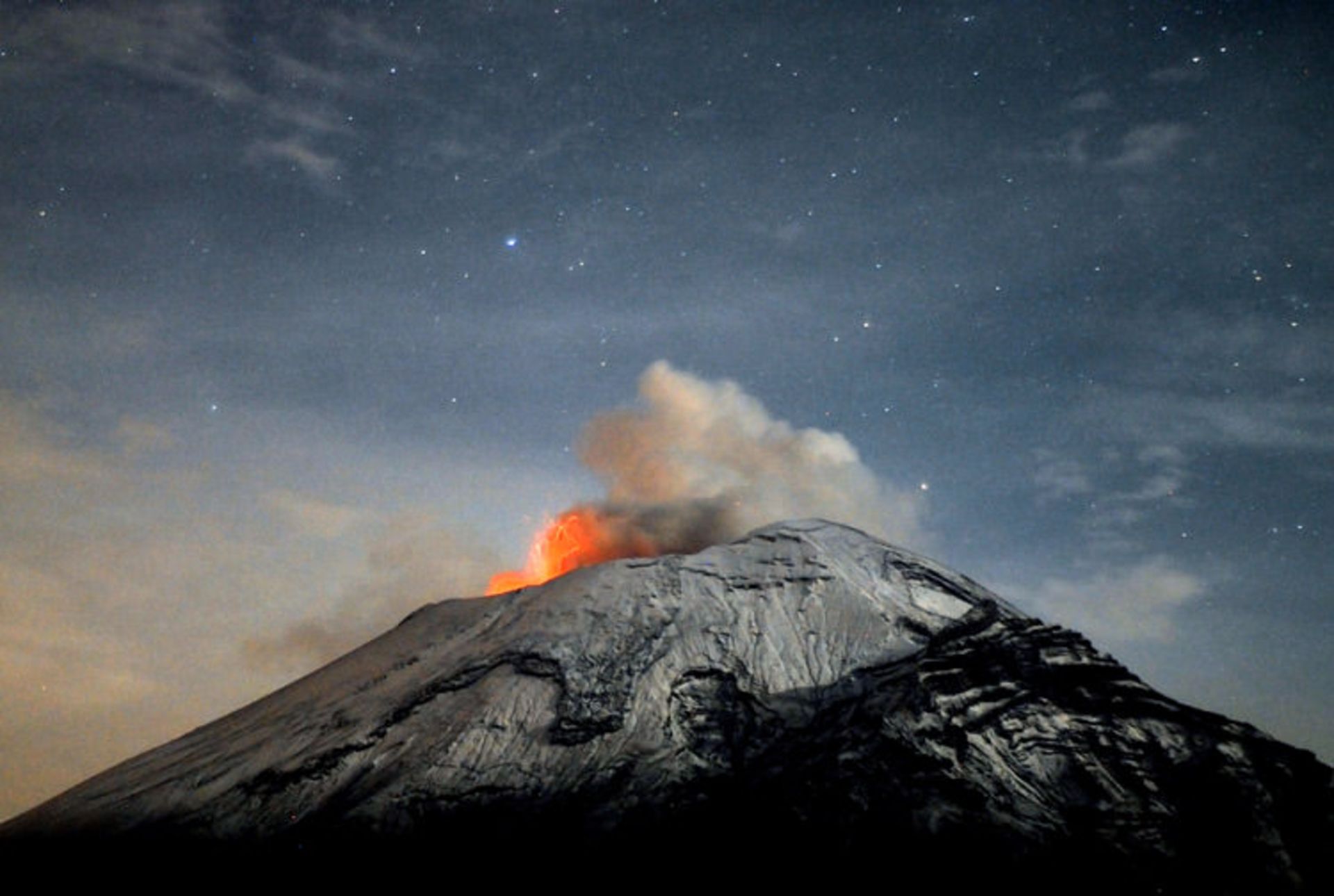 2016-1-094a148f-9f62-42c0-a36a-3b2c1c609436-popocatepetl--volcano-4