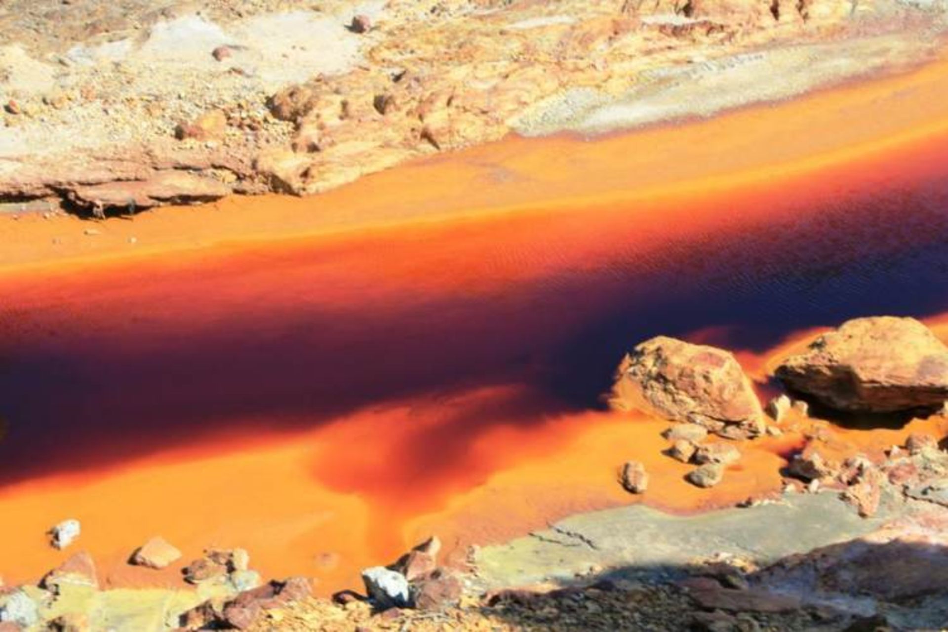 رود قرمز رنگ (Rio Tinto)