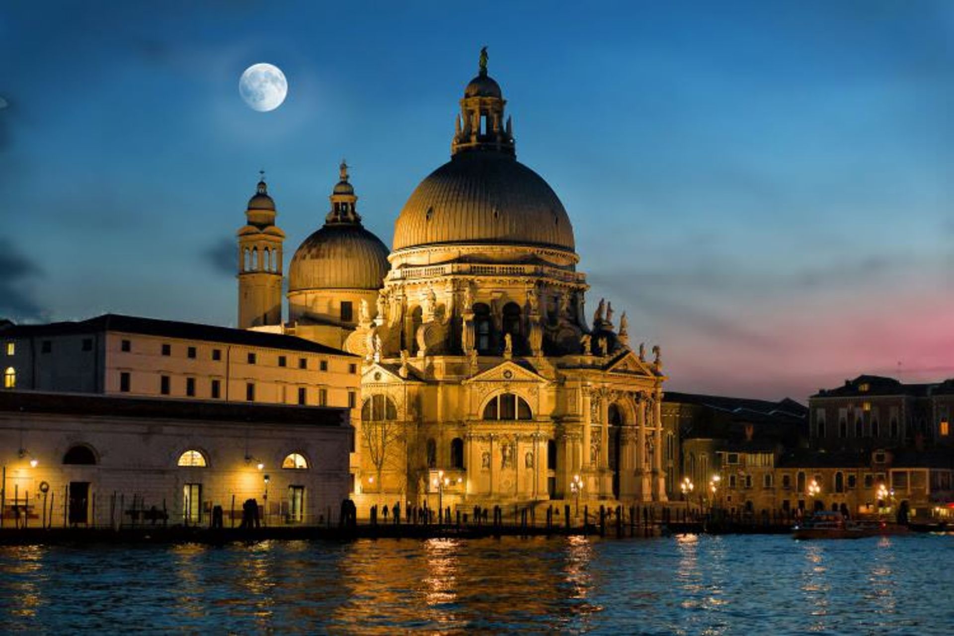 کلیسای کاتولیک سنت ماریا دلا سلوته (Santa Maria della Salute)