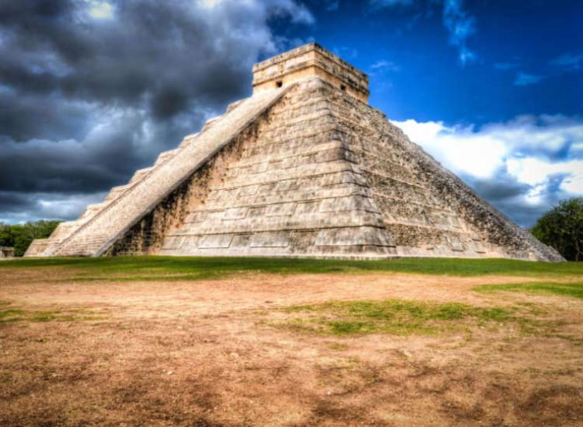 2016-1-397eec13-7f23-4cc3-94b5-492b9813275c-el--castillo-chichen-itza-yucatan-4