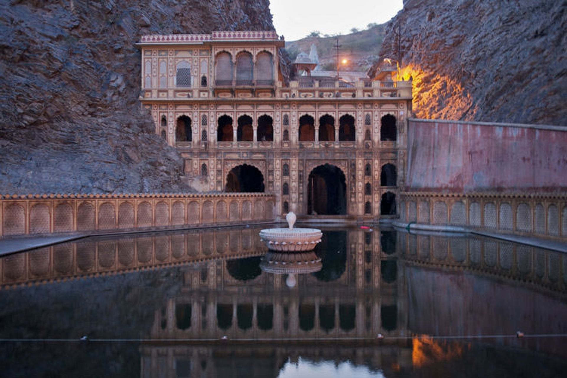 معبد گالتاجی