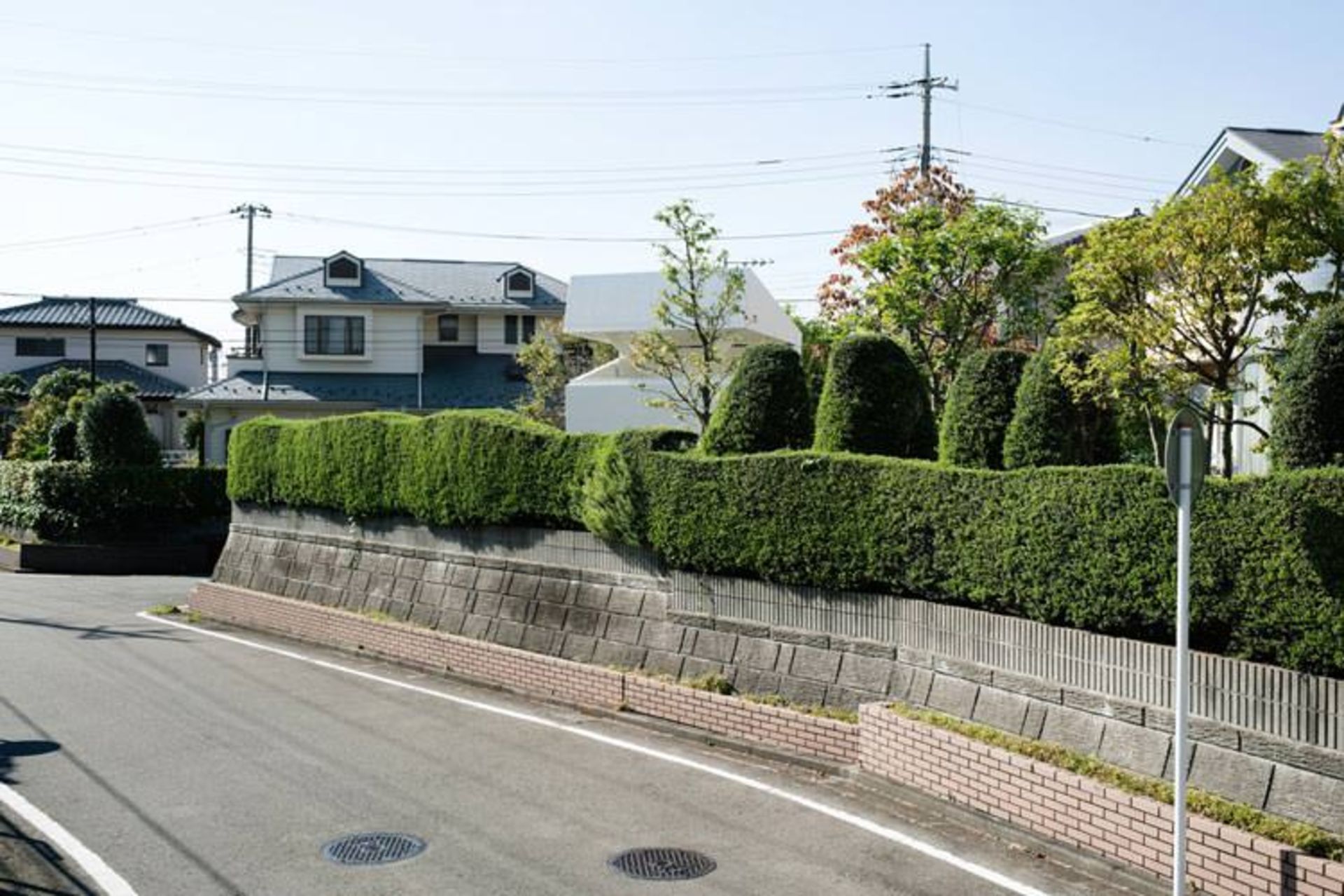 5-alley-beside-building