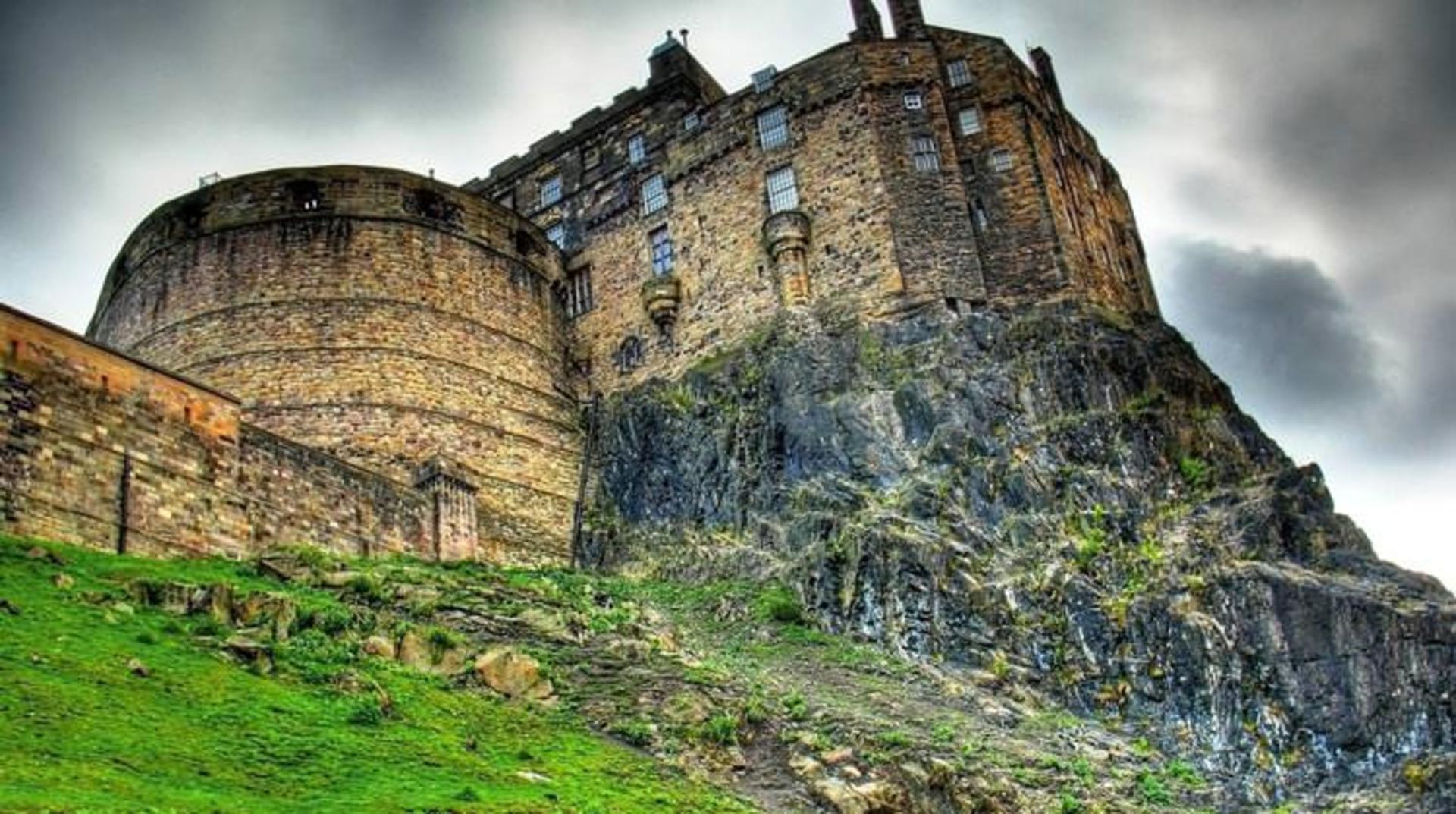 2016-1-b91c7ec3-e3c1-4021-a979-b858d43c6e2f-edinburgh-castle-edinburgh-scotland3