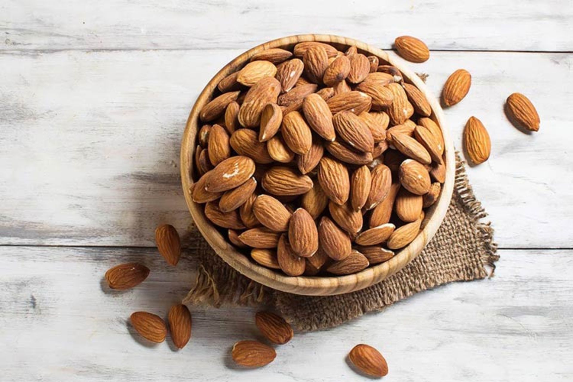 2016-1-bda2a0c4-0c8e-4344-aea6-ba7a6940a57e-almonds