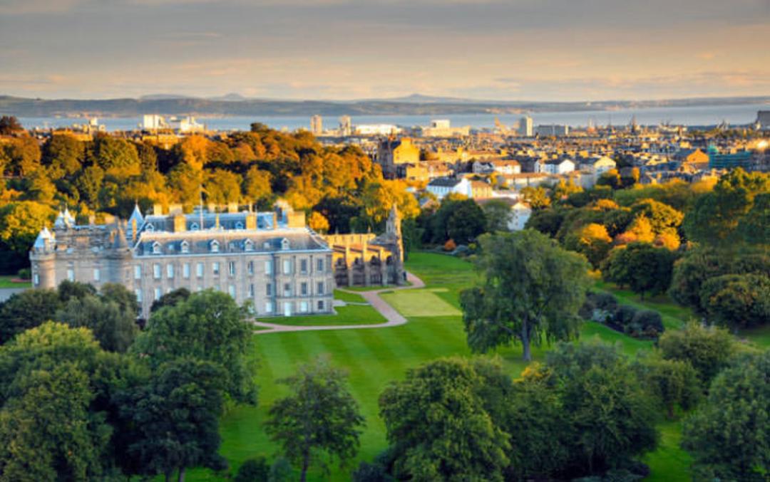 2016-1-bde49763-9c10-4f05-9643-7fac2394fd4c-palace-of-holyroodhouse-edinburgh-scotland2