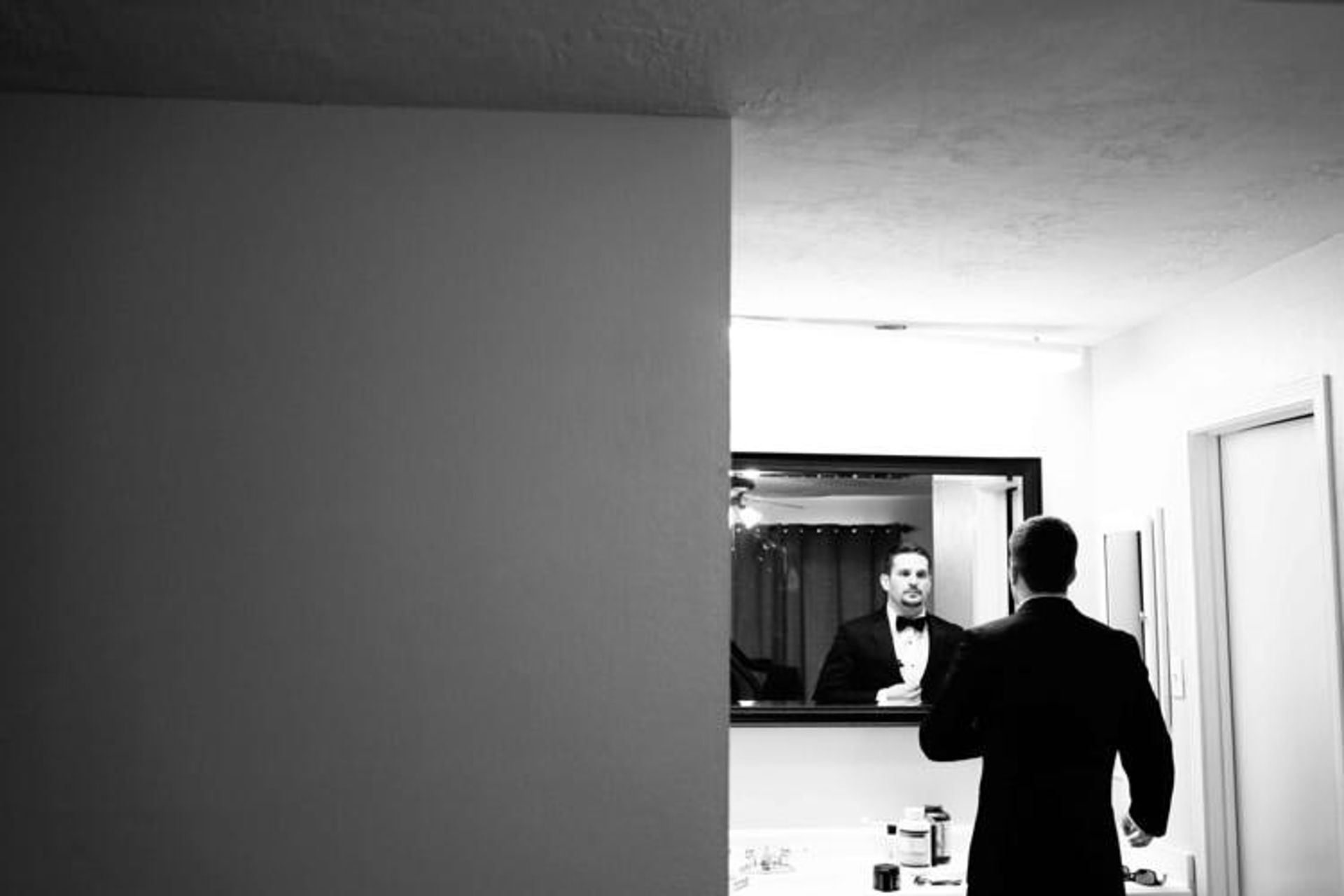 2016-1-ca65fe5b-8460-4993-8b81-a50683d566bb-looking-in-the-mirror1