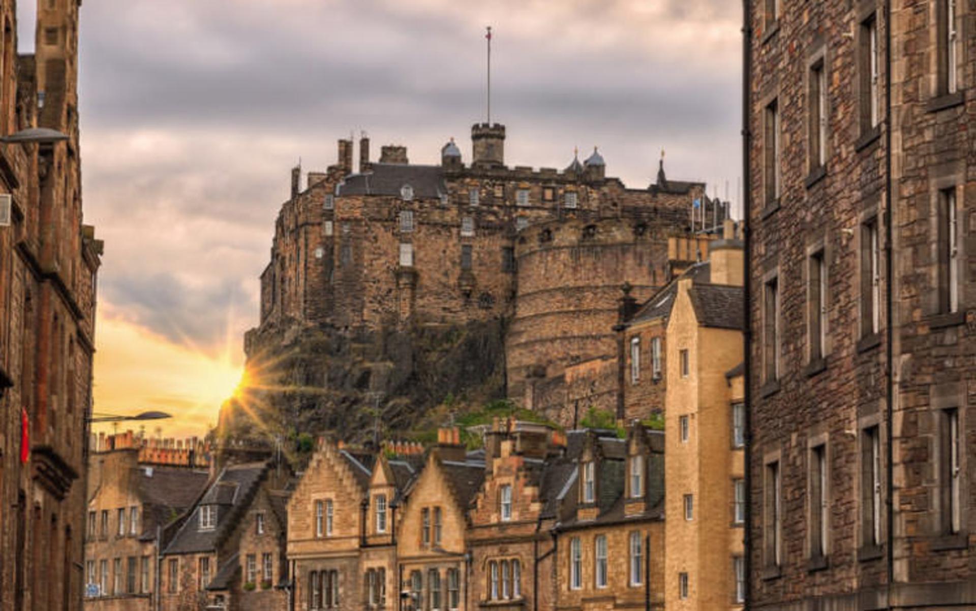 2016-1-e9493dc3-a734-49b2-9fdc-bd267a86e3ba-edinburgh-castle-edinburgh-scotland2